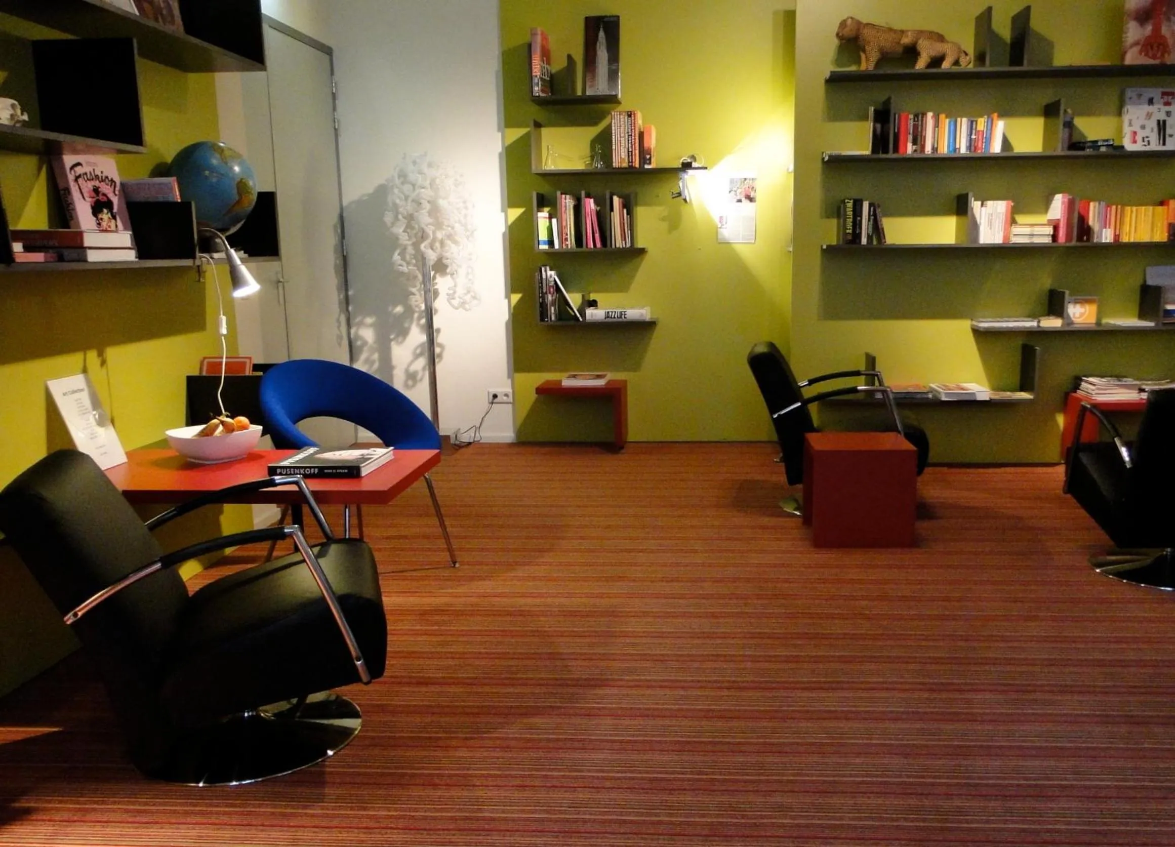 Photo of the whole room in LABnul50 self check-in hotel Groningen