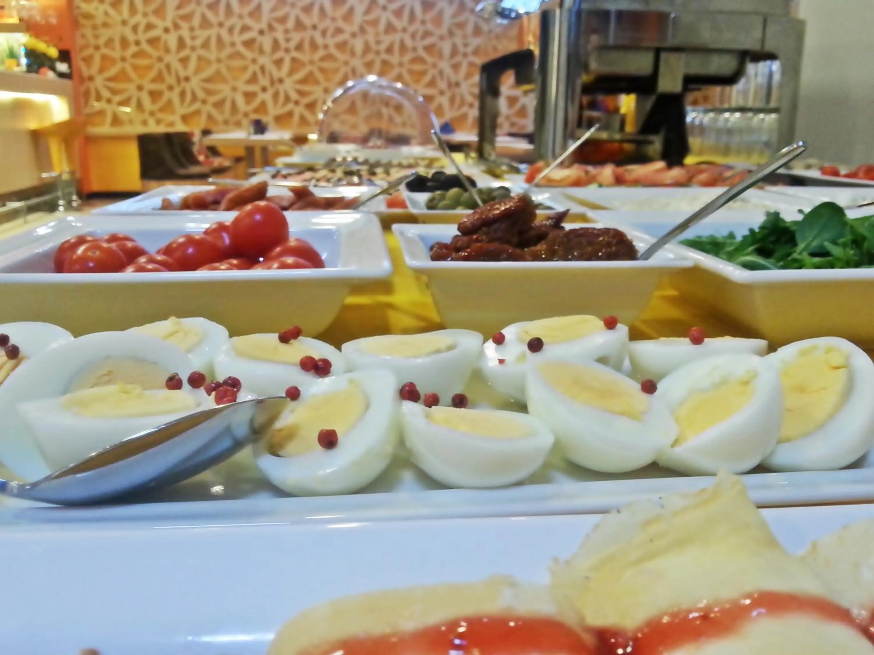 Restaurant/places to eat in Hotel Eclipse