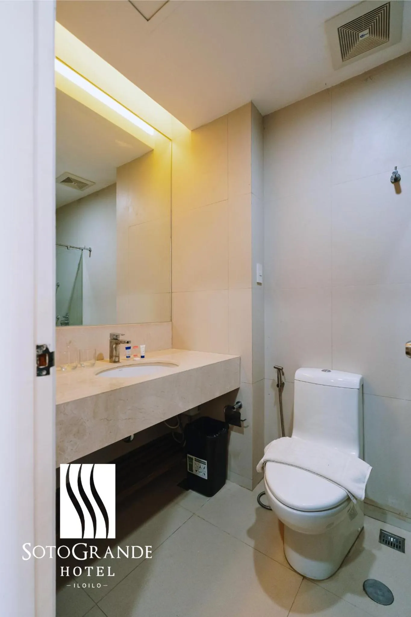 Bathroom in Sotogrande Iloilo Hotel