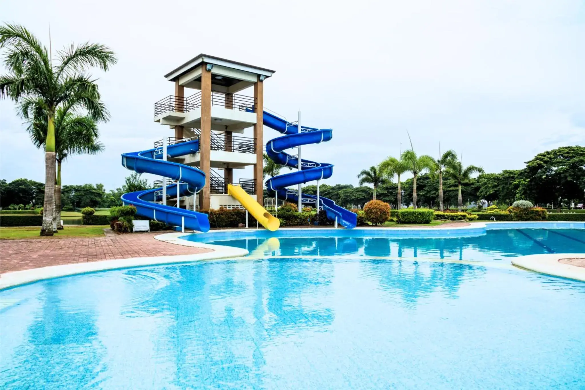 Swimming pool in Sotogrande Iloilo Hotel Swimming pool in Sotogrande Iloilo Hotel
