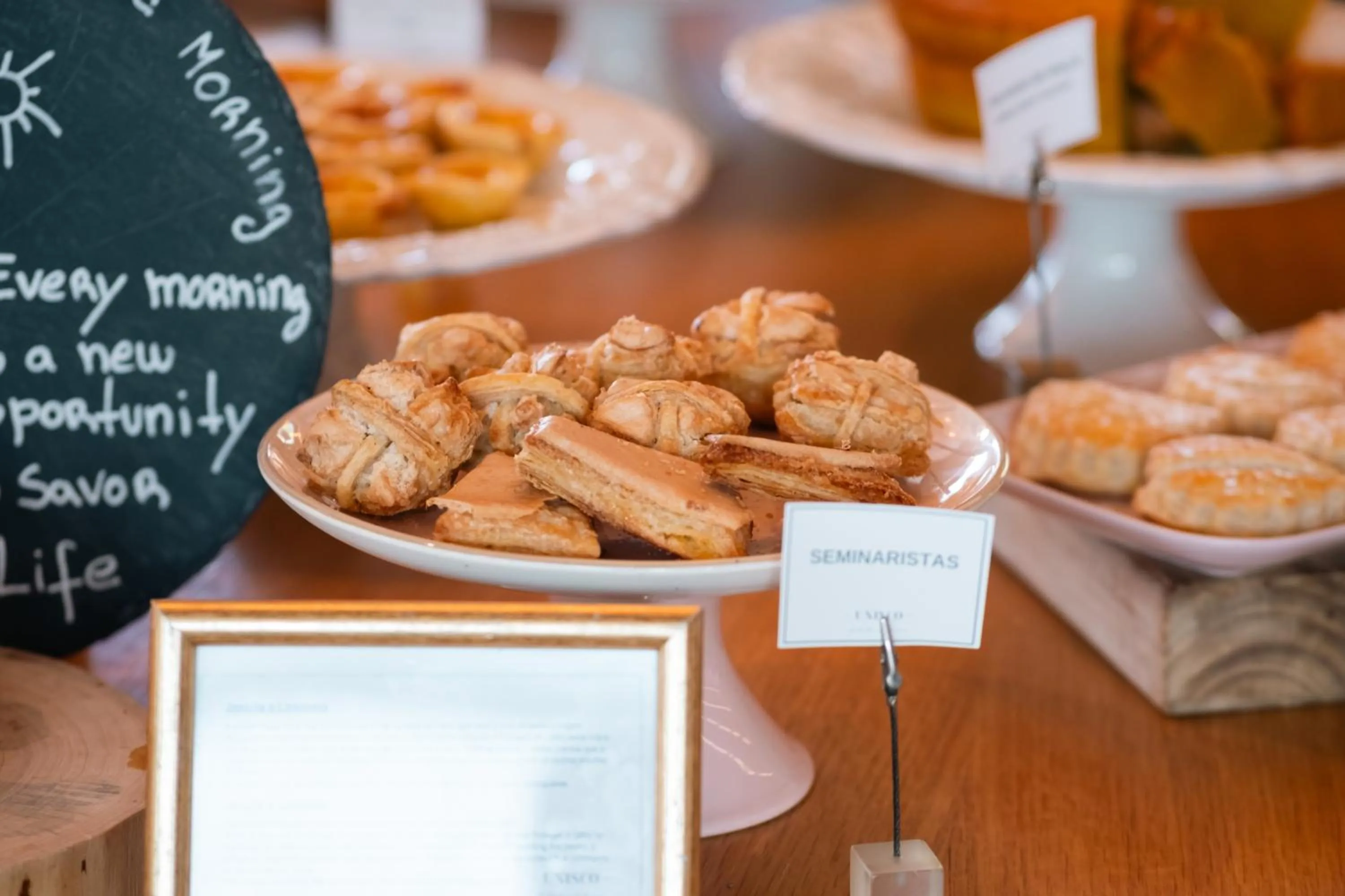 Breakfast in Cidnay - Hotel & Executive Center