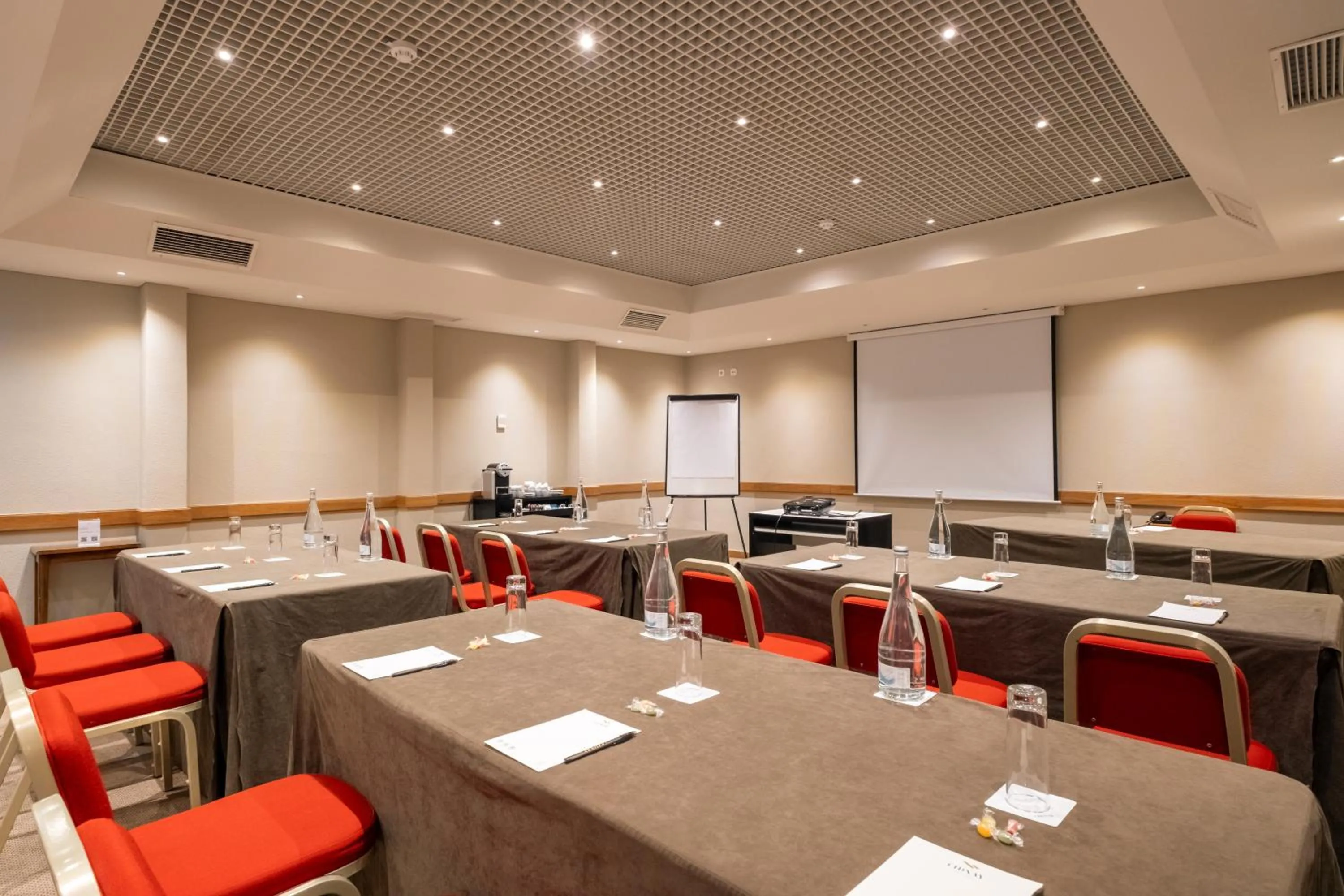 Meeting/conference room in Cidnay - Hotel & Executive Center