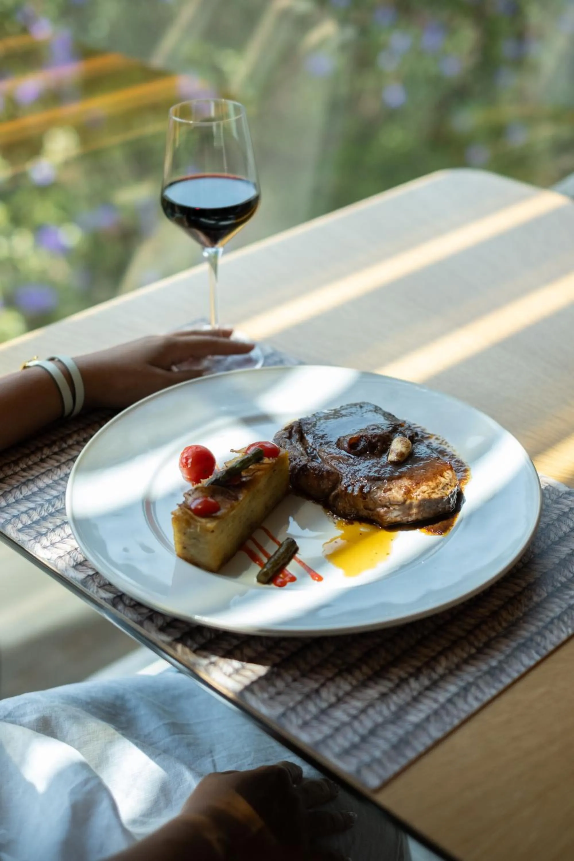 Food and drinks in Cidnay - Hotel & Executive Center