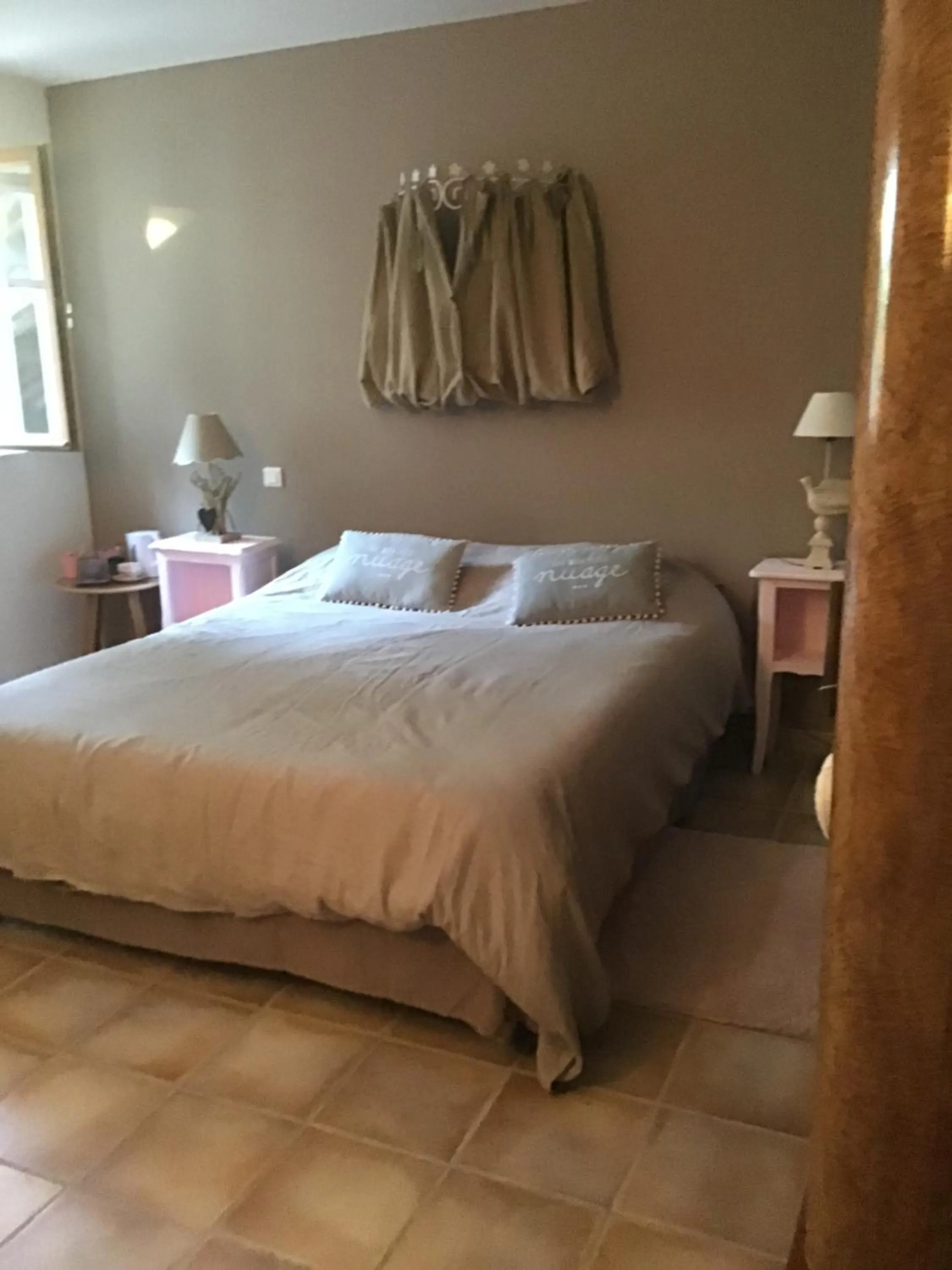 Photo of the whole room, Bed in Rêve d’Emma