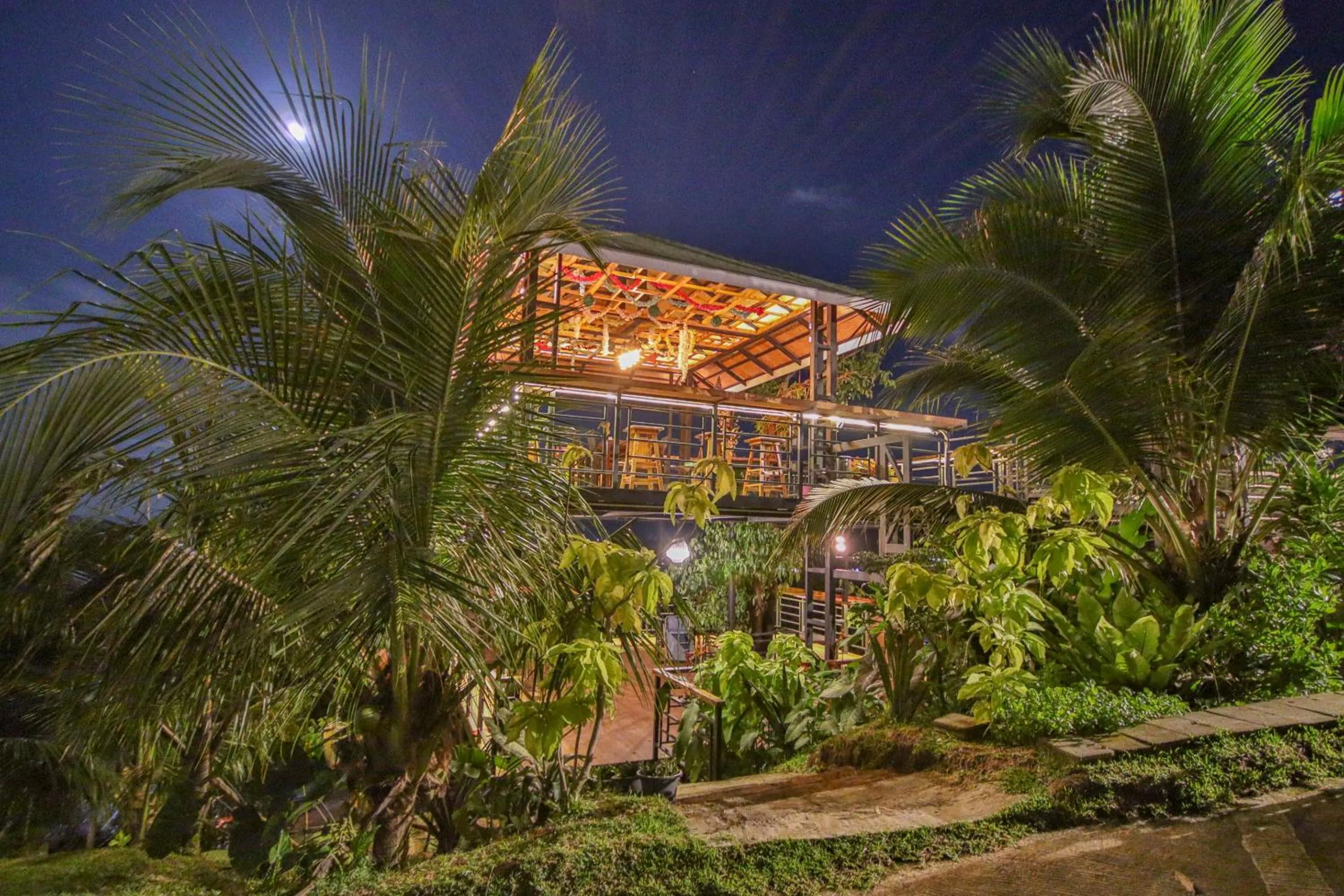 Facade/entrance in Happy Mountain Airport Resort