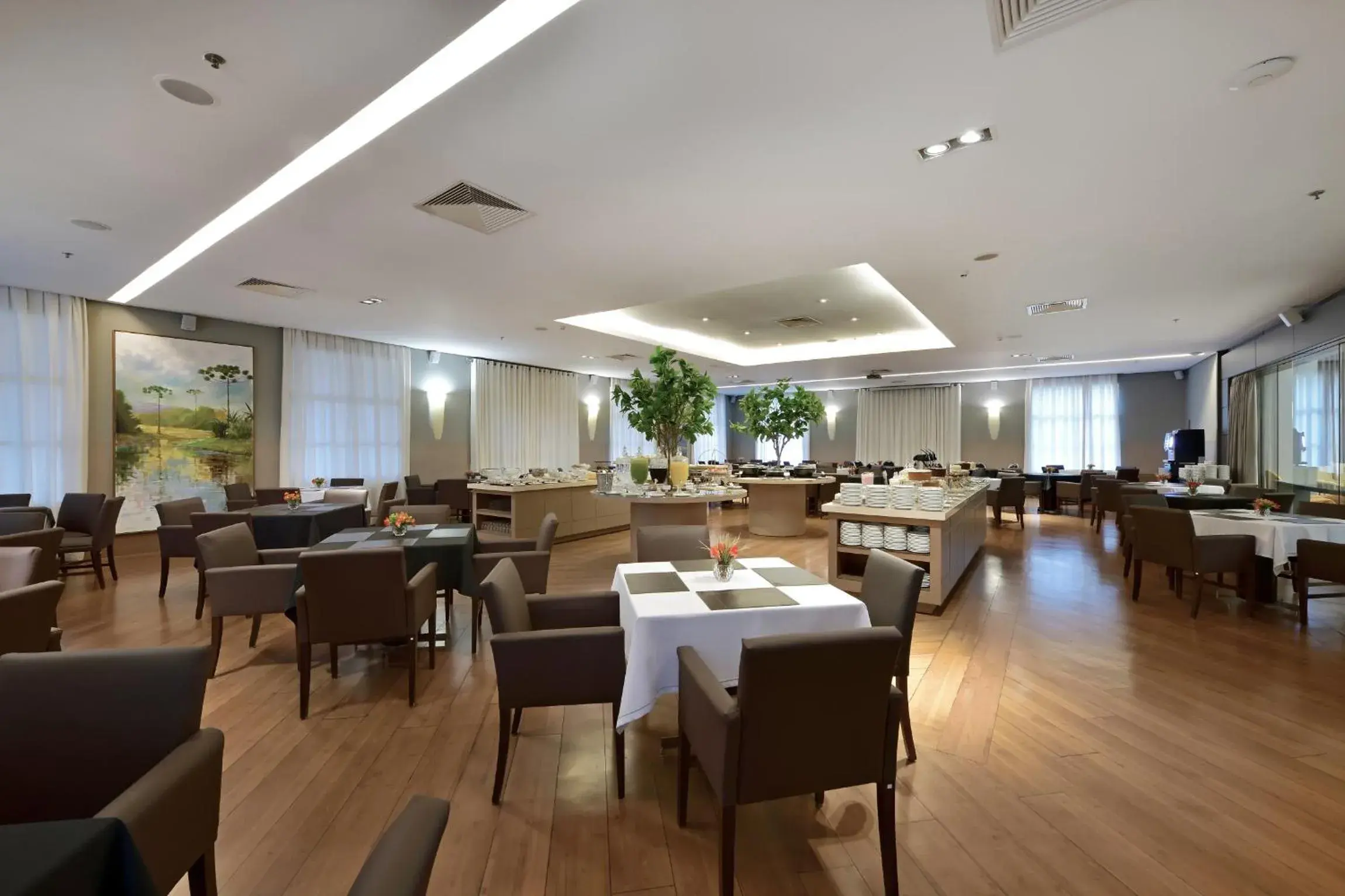 Restaurant/places to eat in Araucaria Plaza Restaurant/places to eat in Araucaria Plaza