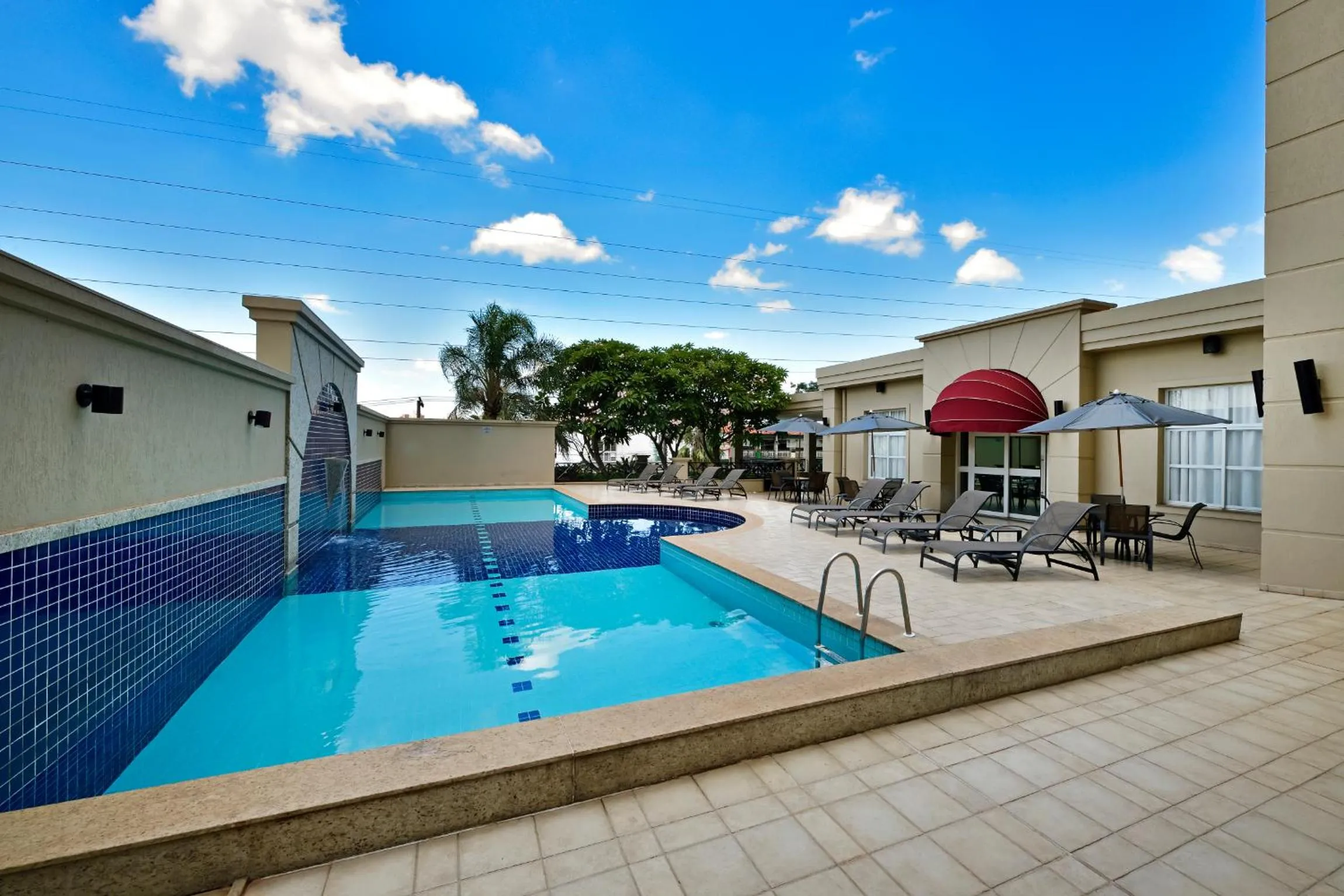 Day in Araucaria Plaza