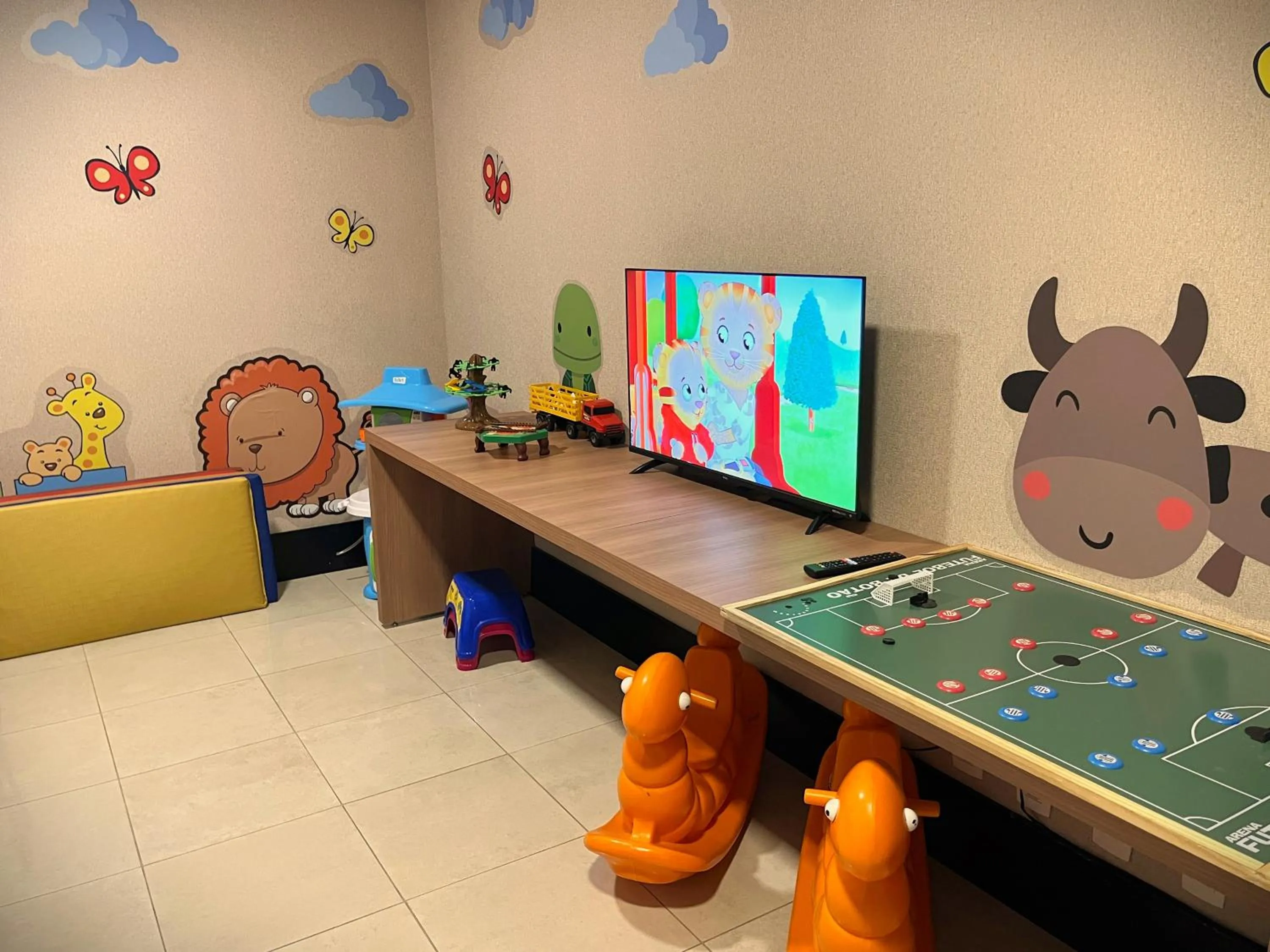 Kids's club in Araucaria Plaza