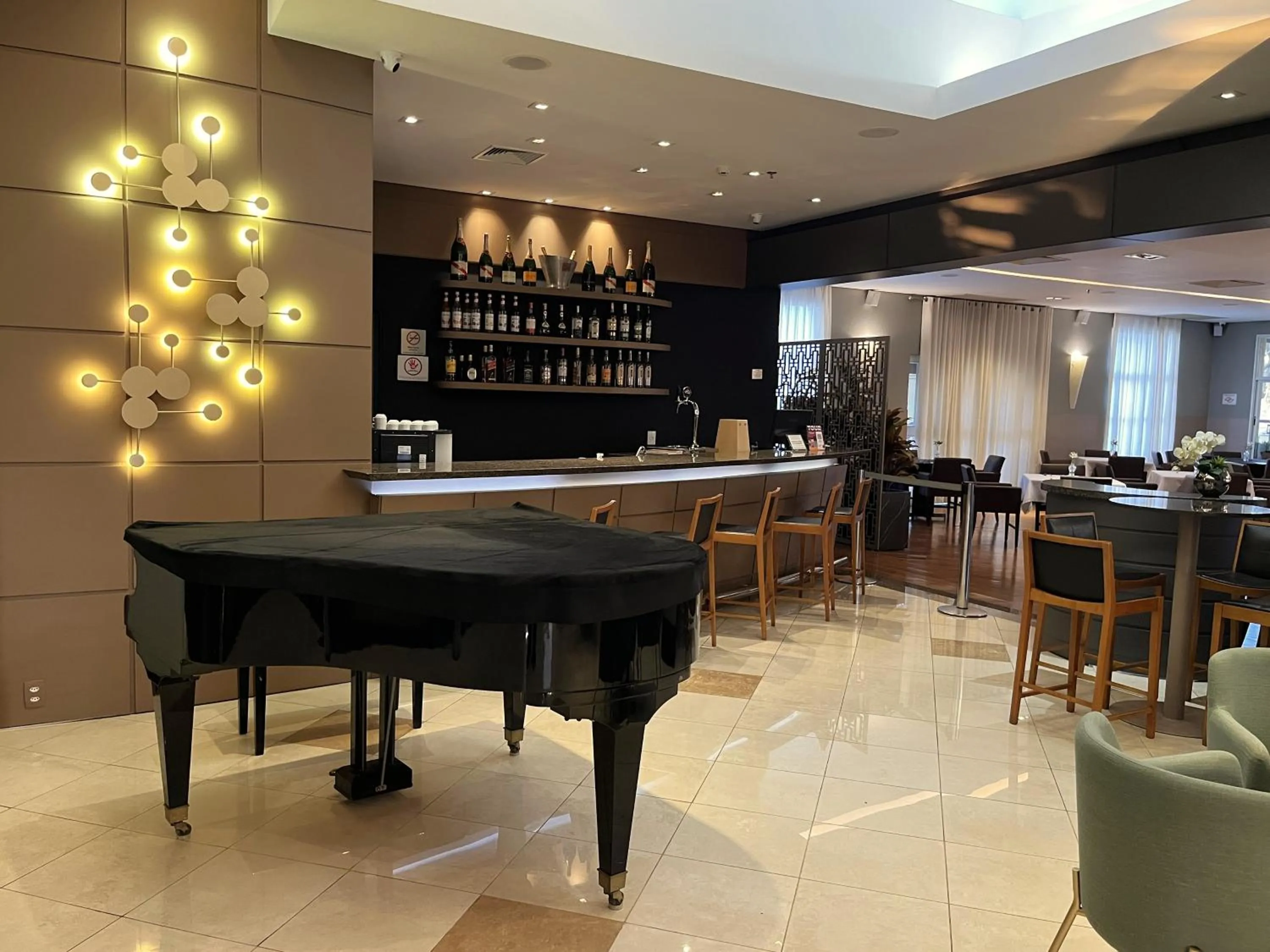 Lounge or bar in Araucaria Plaza