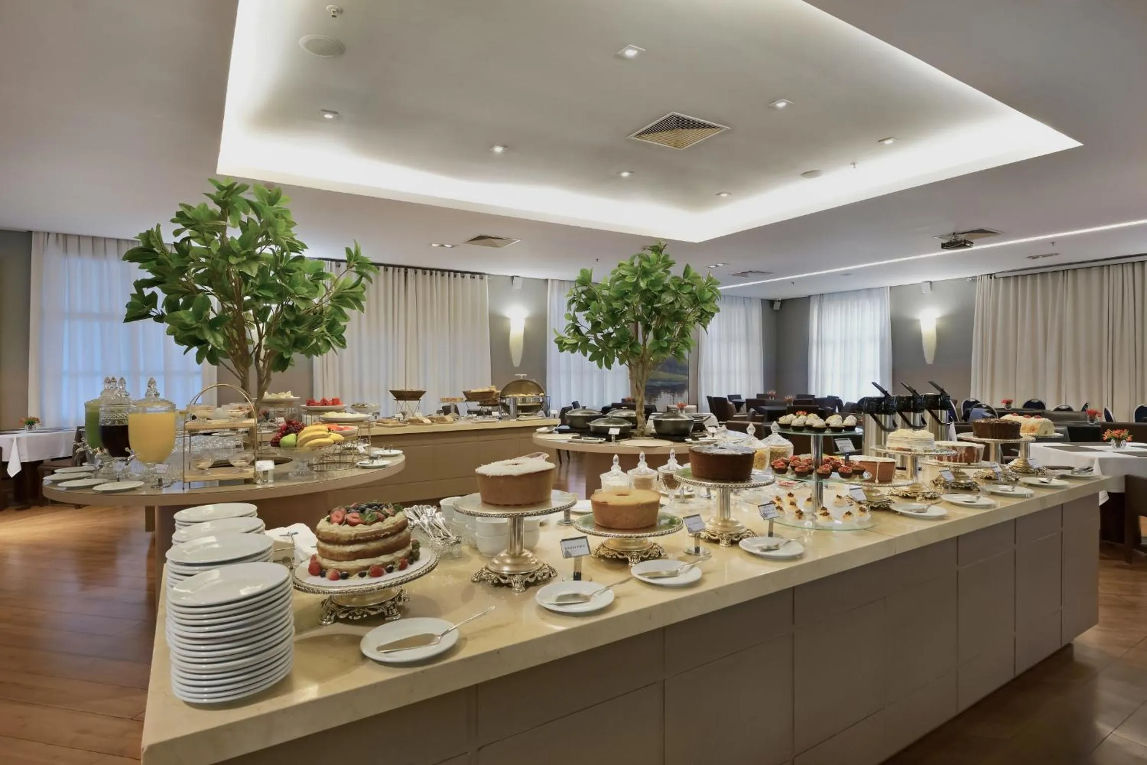 Restaurant/places to eat in Araucaria Plaza