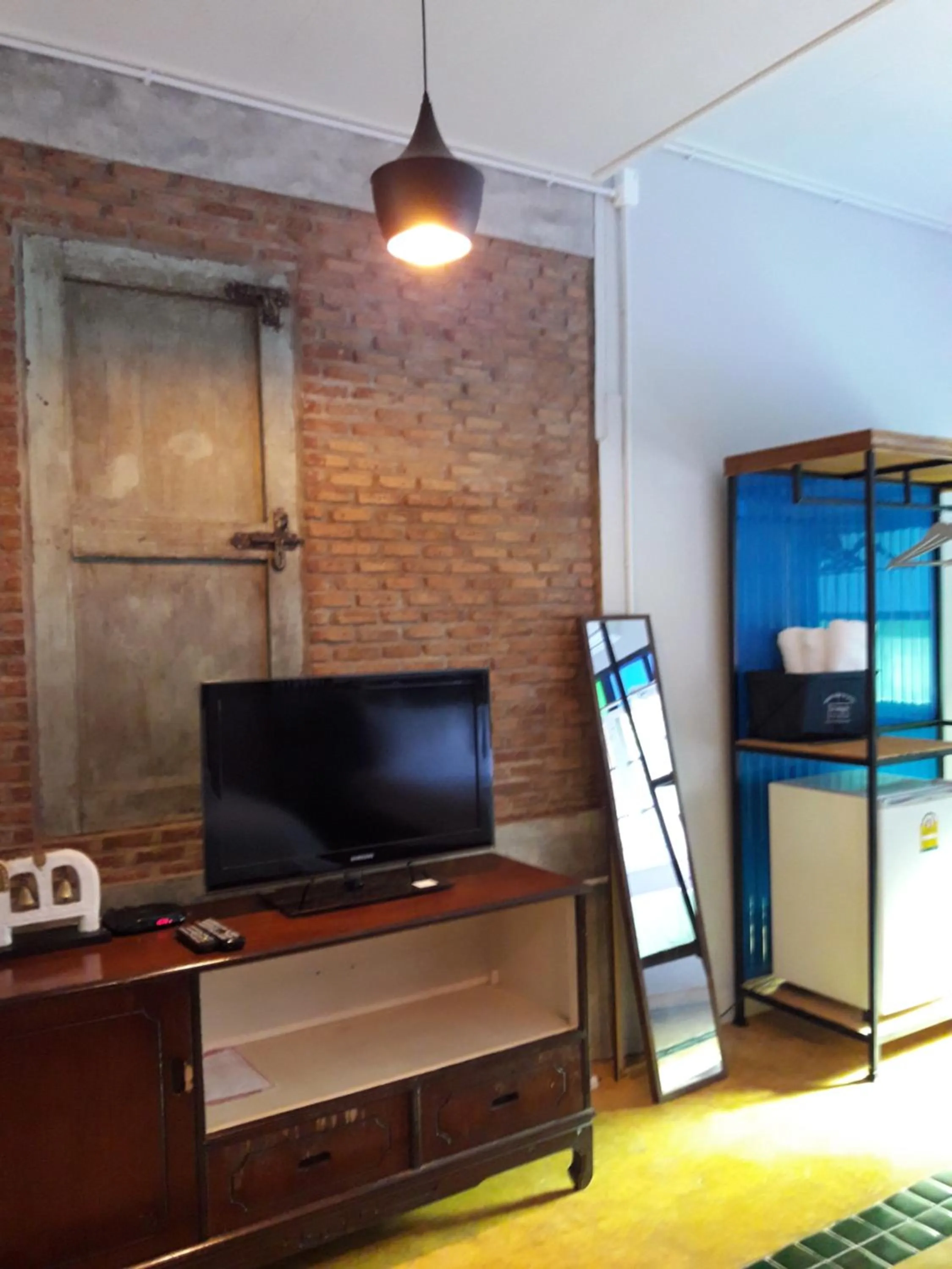 TV and multimedia in Baan Hotelier Resort