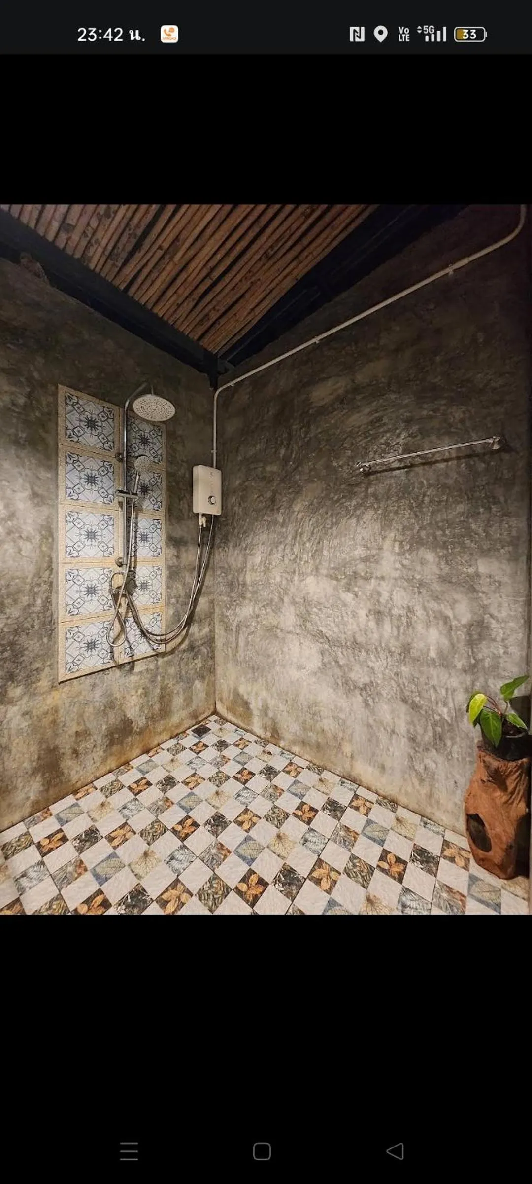 Shower in Baan Hotelier Resort