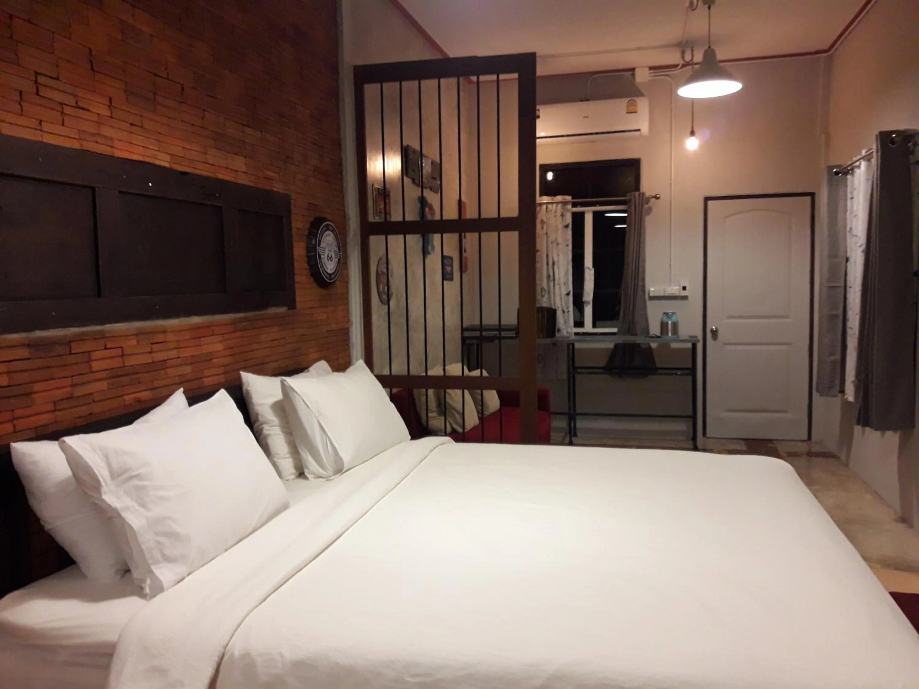 Bedroom, Bed in Baan Hotelier Resort