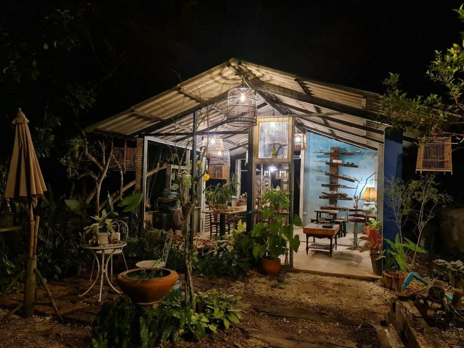 Restaurant/places to eat in Baan Hotelier Resort