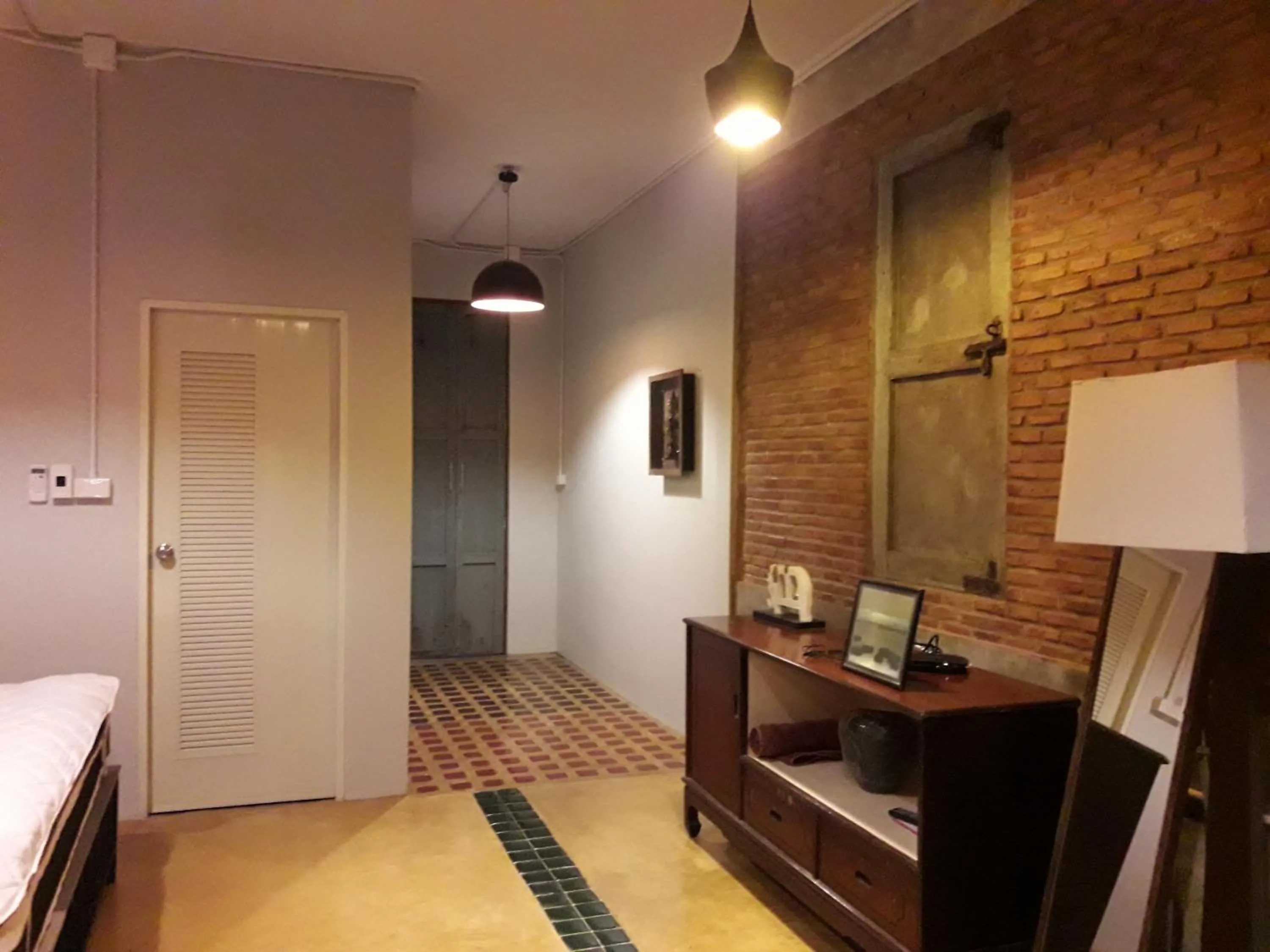 Photo of the whole room in Baan Hotelier Resort