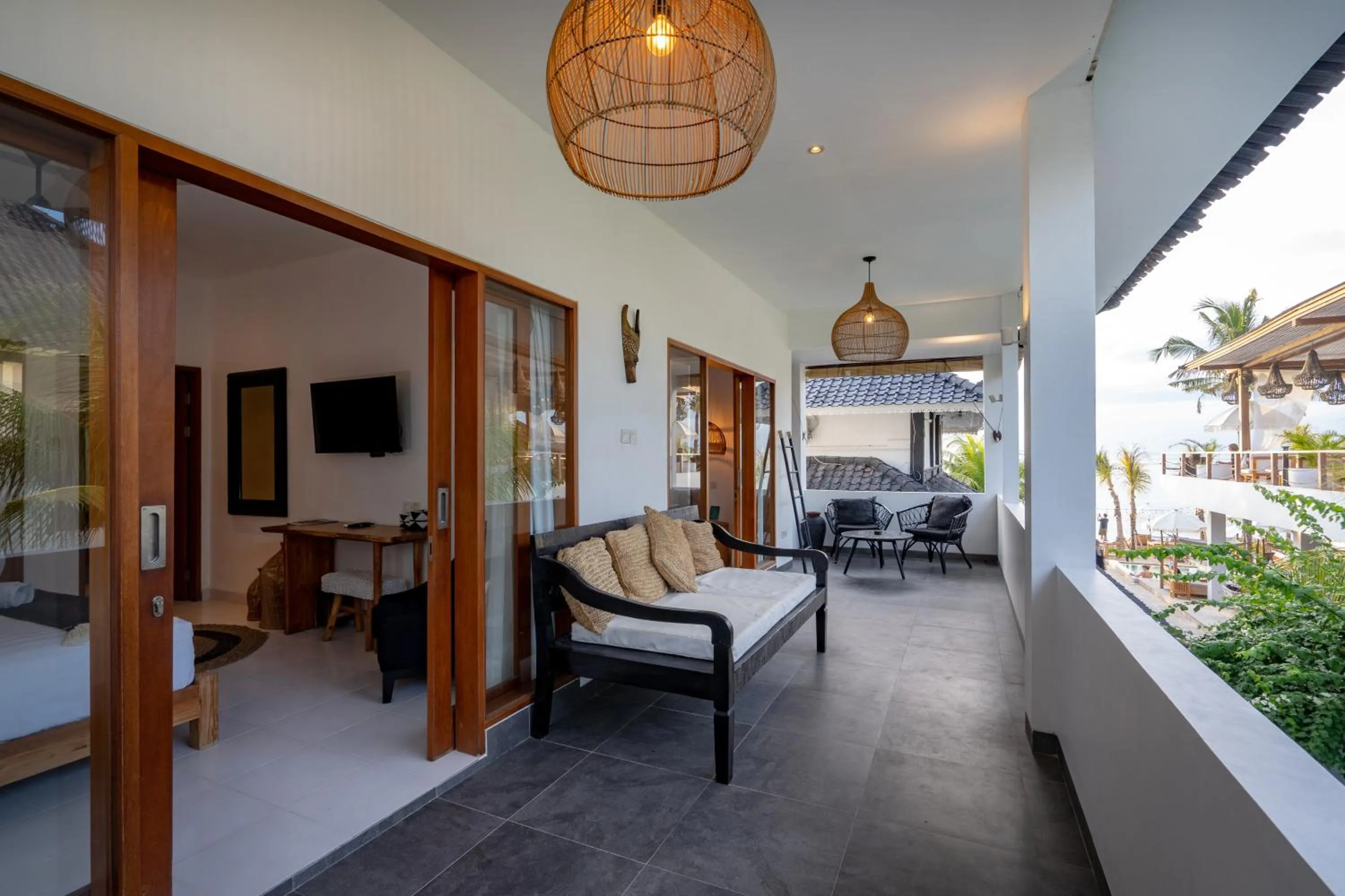 Balcony/Terrace in Ohana's Beachfront Resort & Beach Club