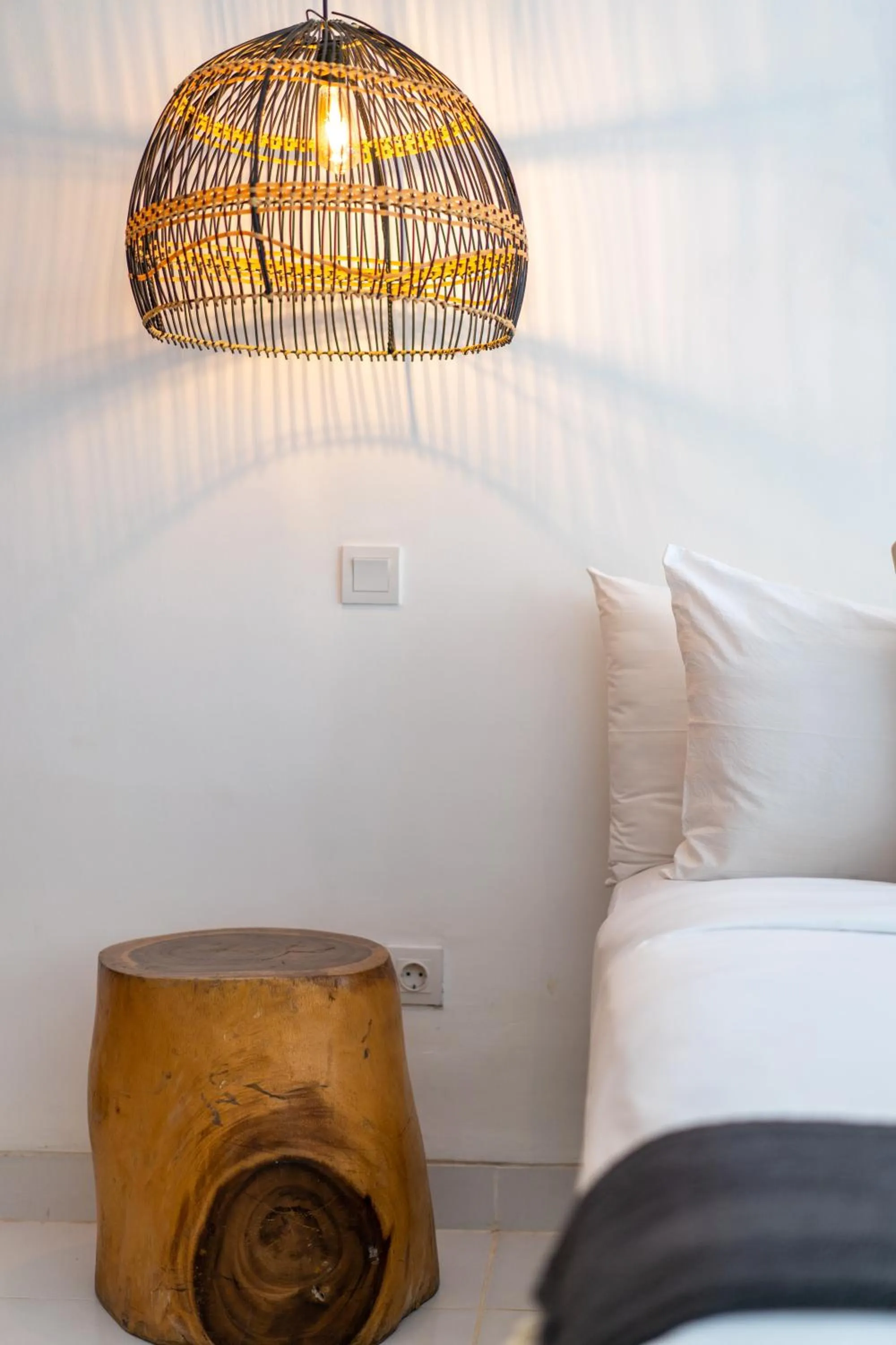 Bed in Ohana's Beachfront Resort & Beach Club