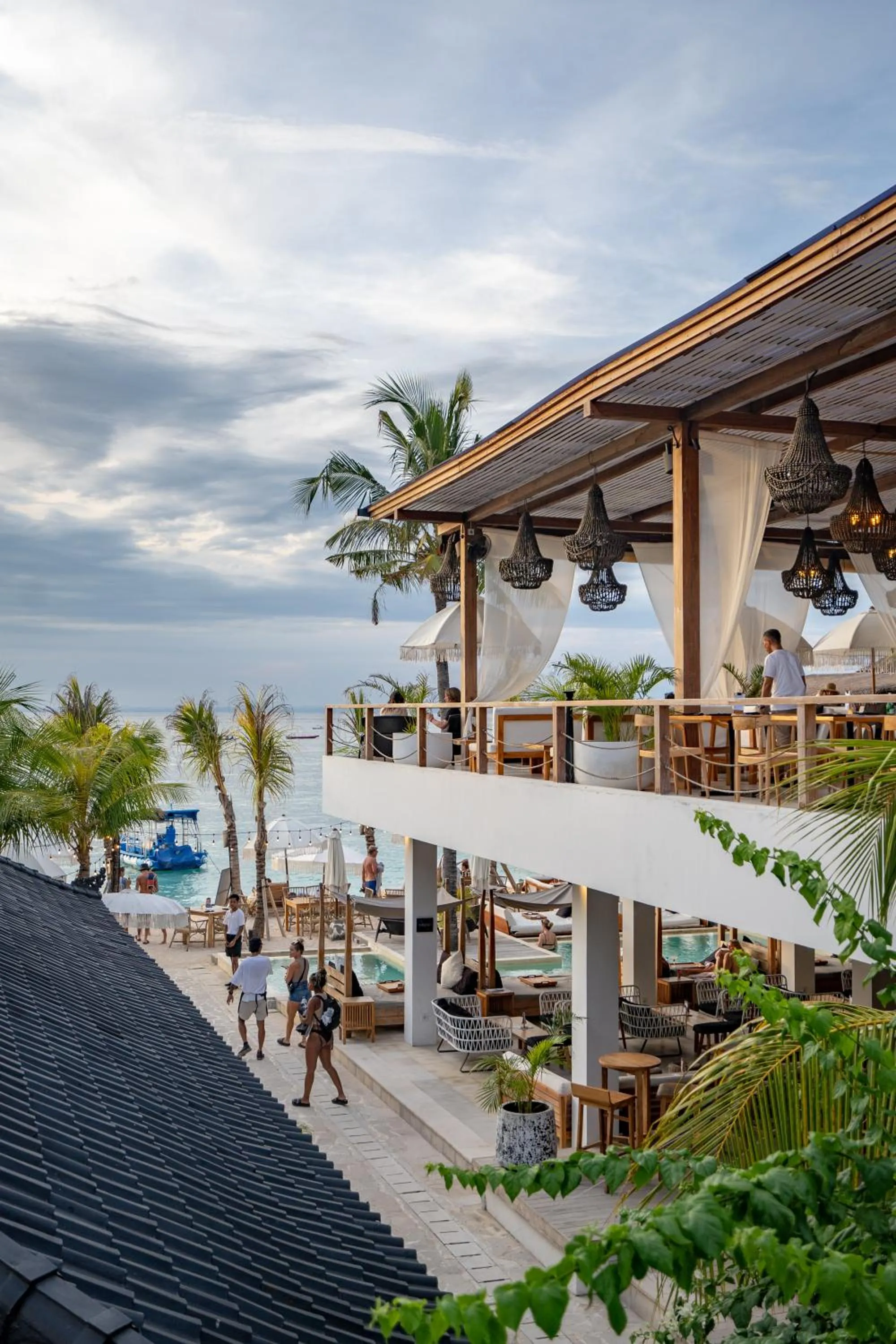 Property building in Ohana's Beachfront Resort & Beach Club