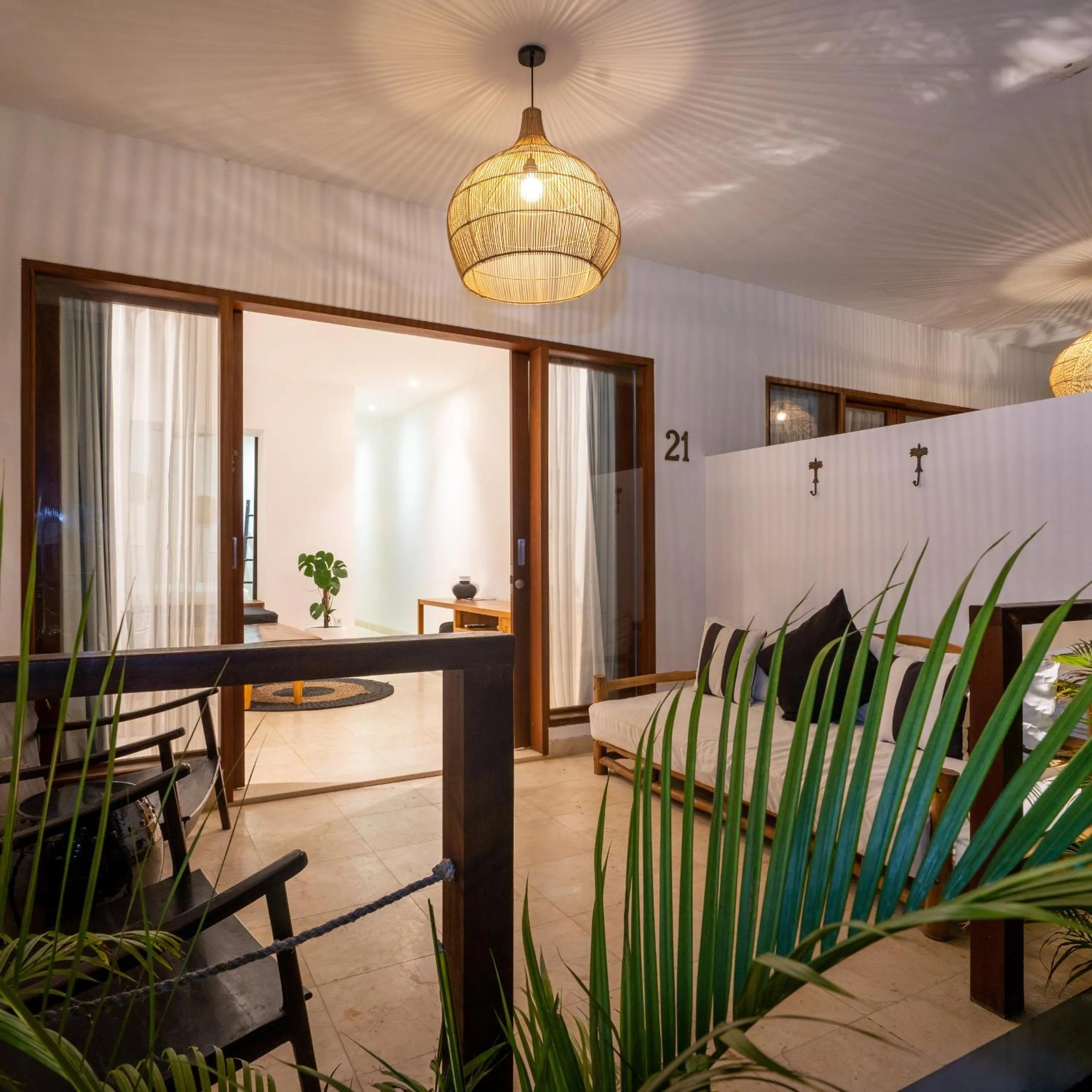 Ohana's Beachfront Resort & Beach Club