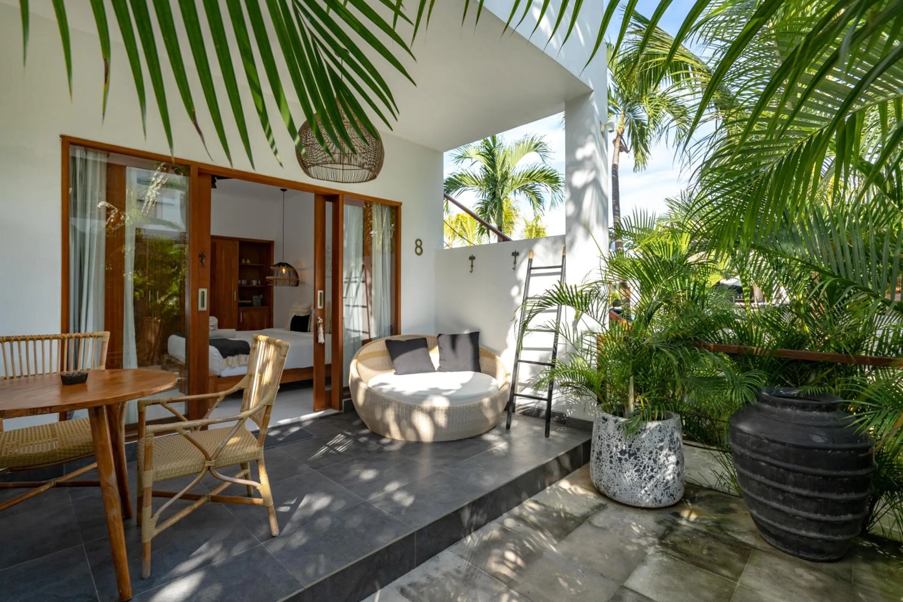 Balcony/Terrace in Ohana's Beachfront Resort & Beach Club