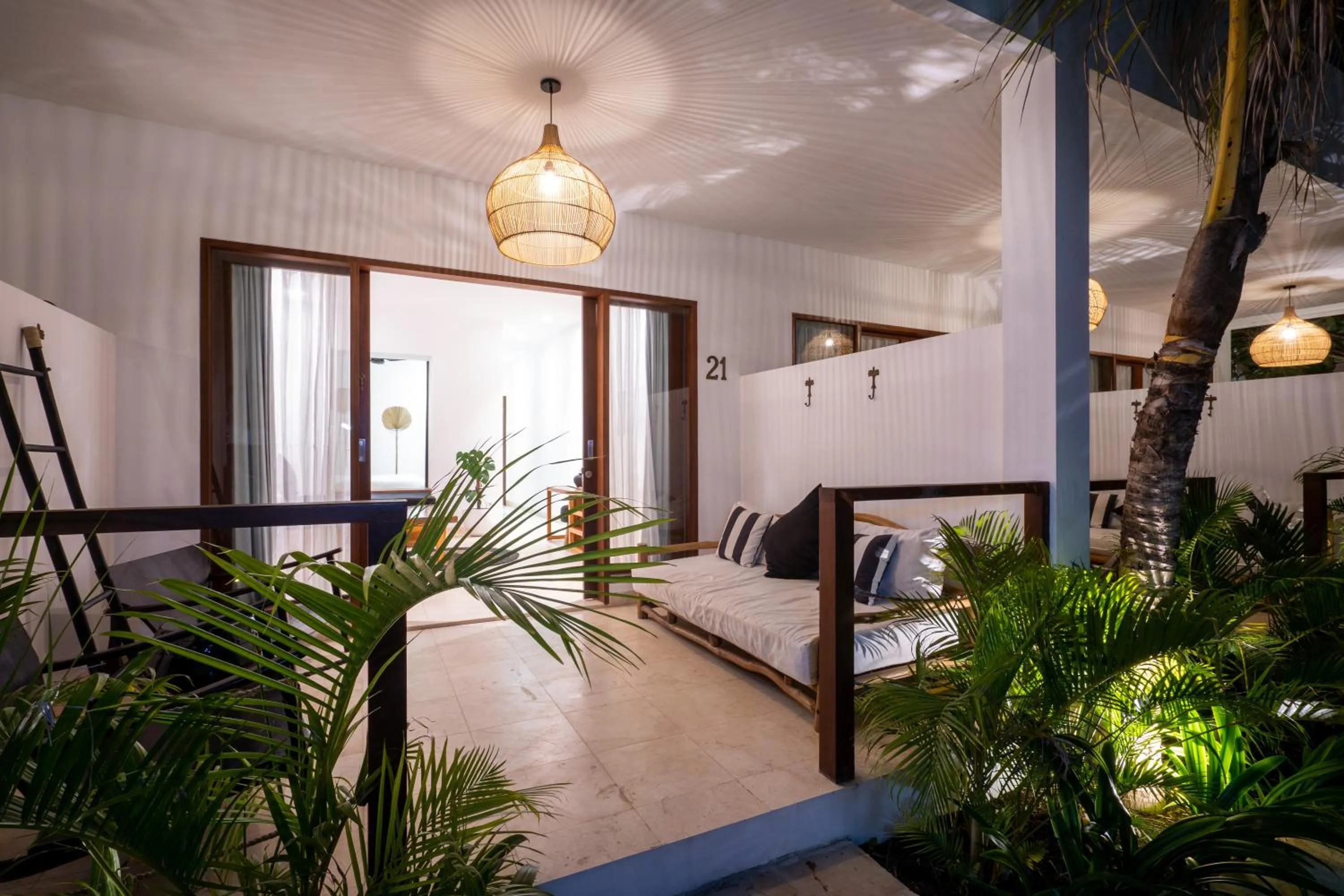 Balcony/Terrace in Ohana's Beachfront Resort & Beach Club