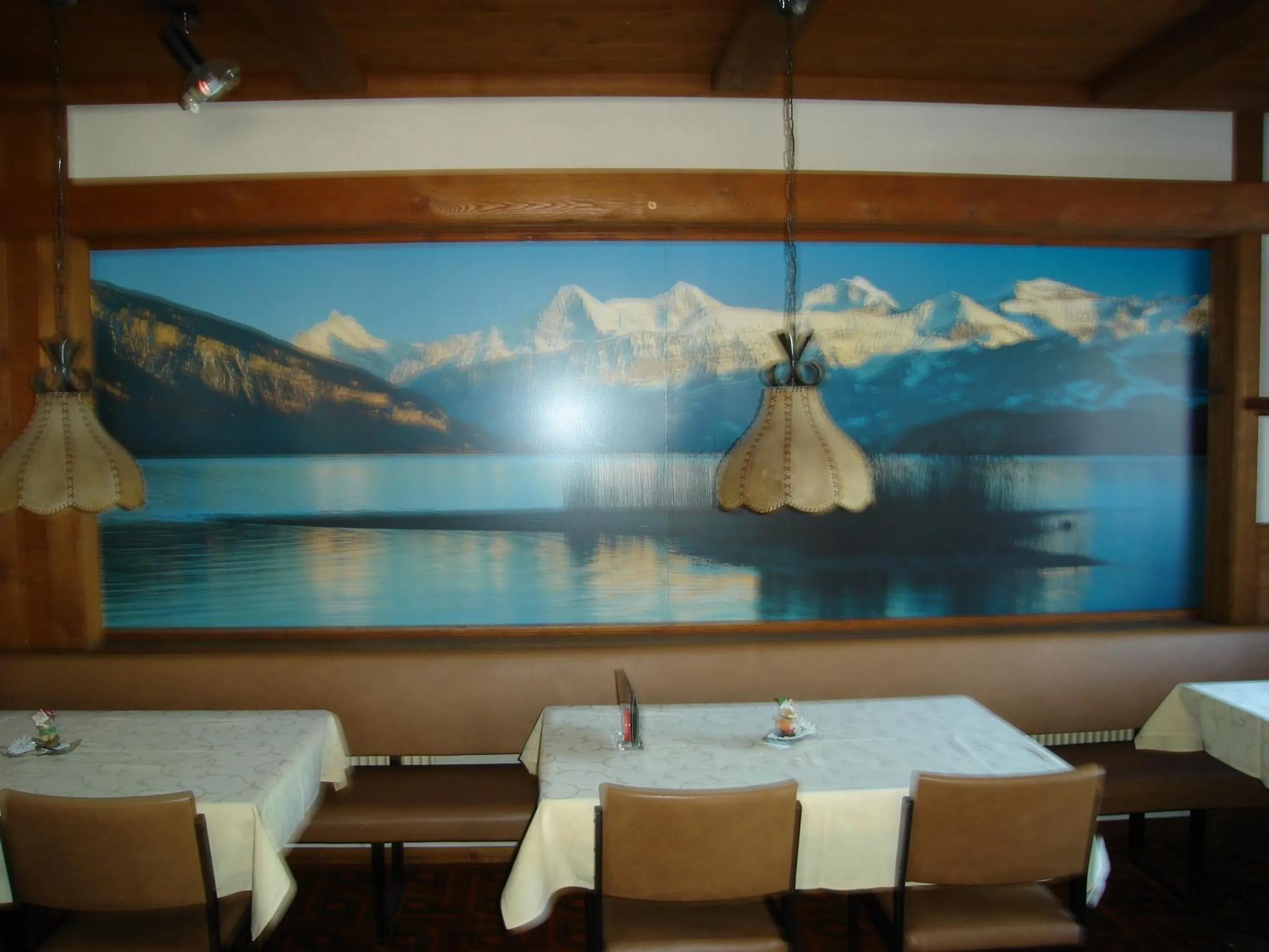 Restaurant/places to eat in Hotel Milan B&B