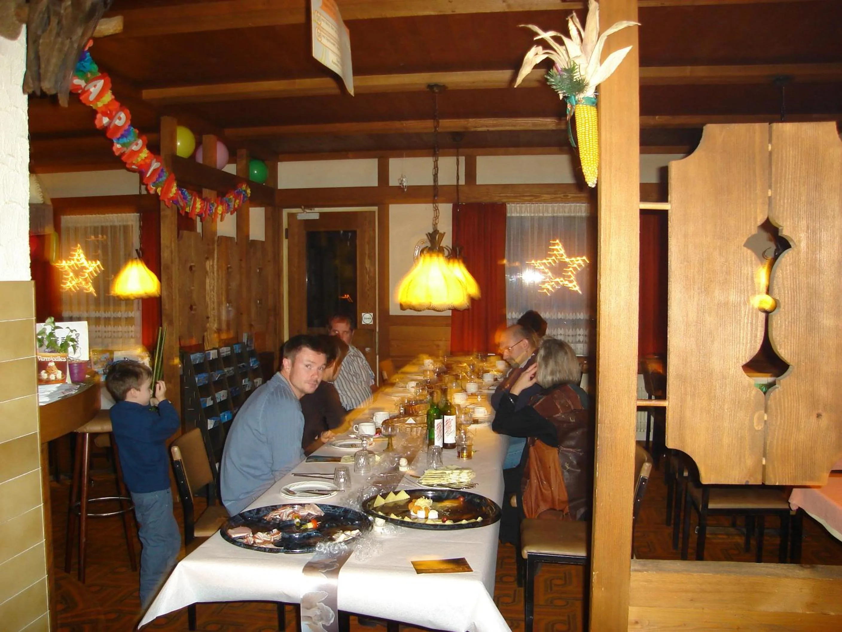 Restaurant/places to eat in Hotel Milan B&B