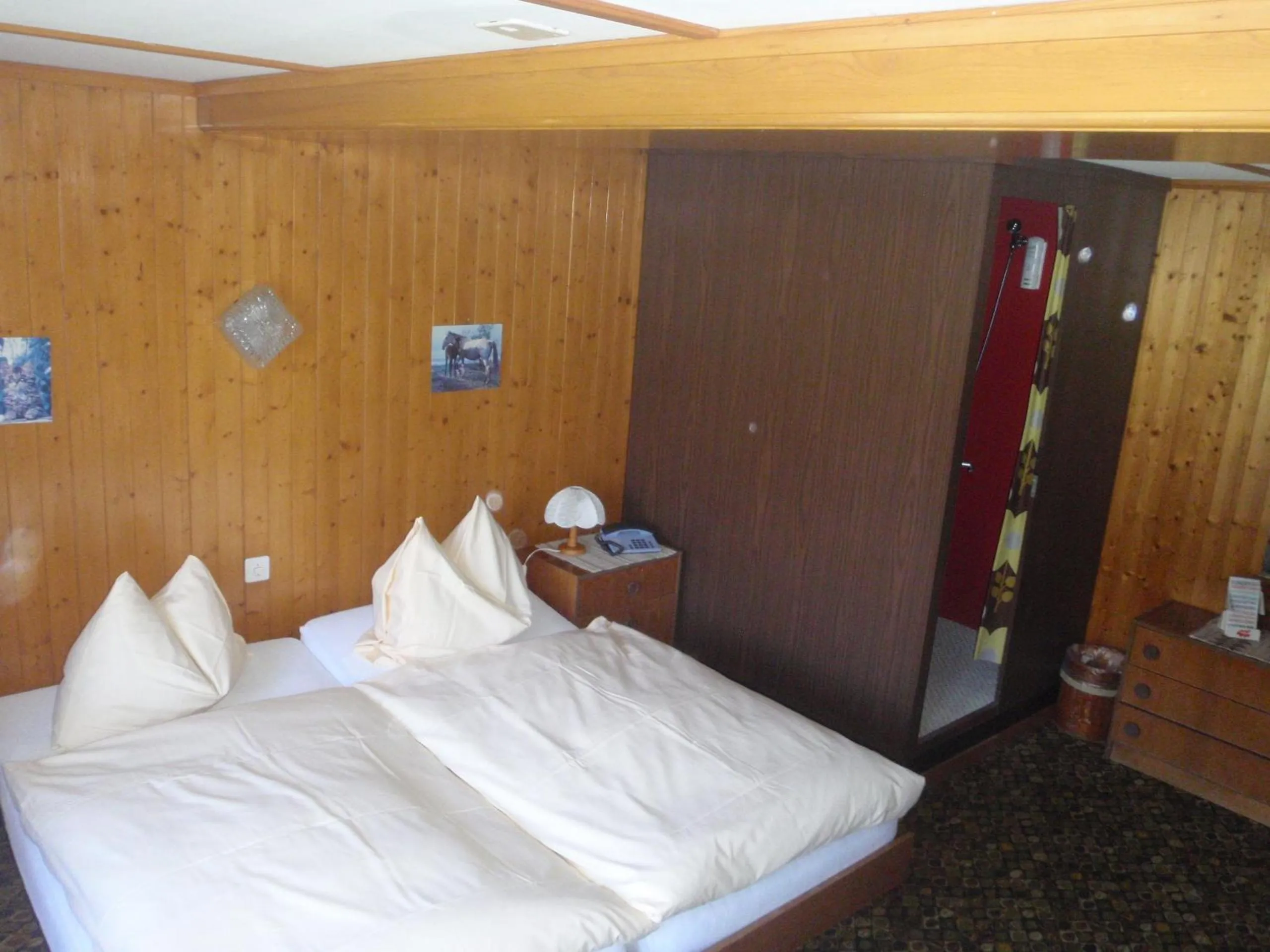 Bed in Hotel Milan B&B