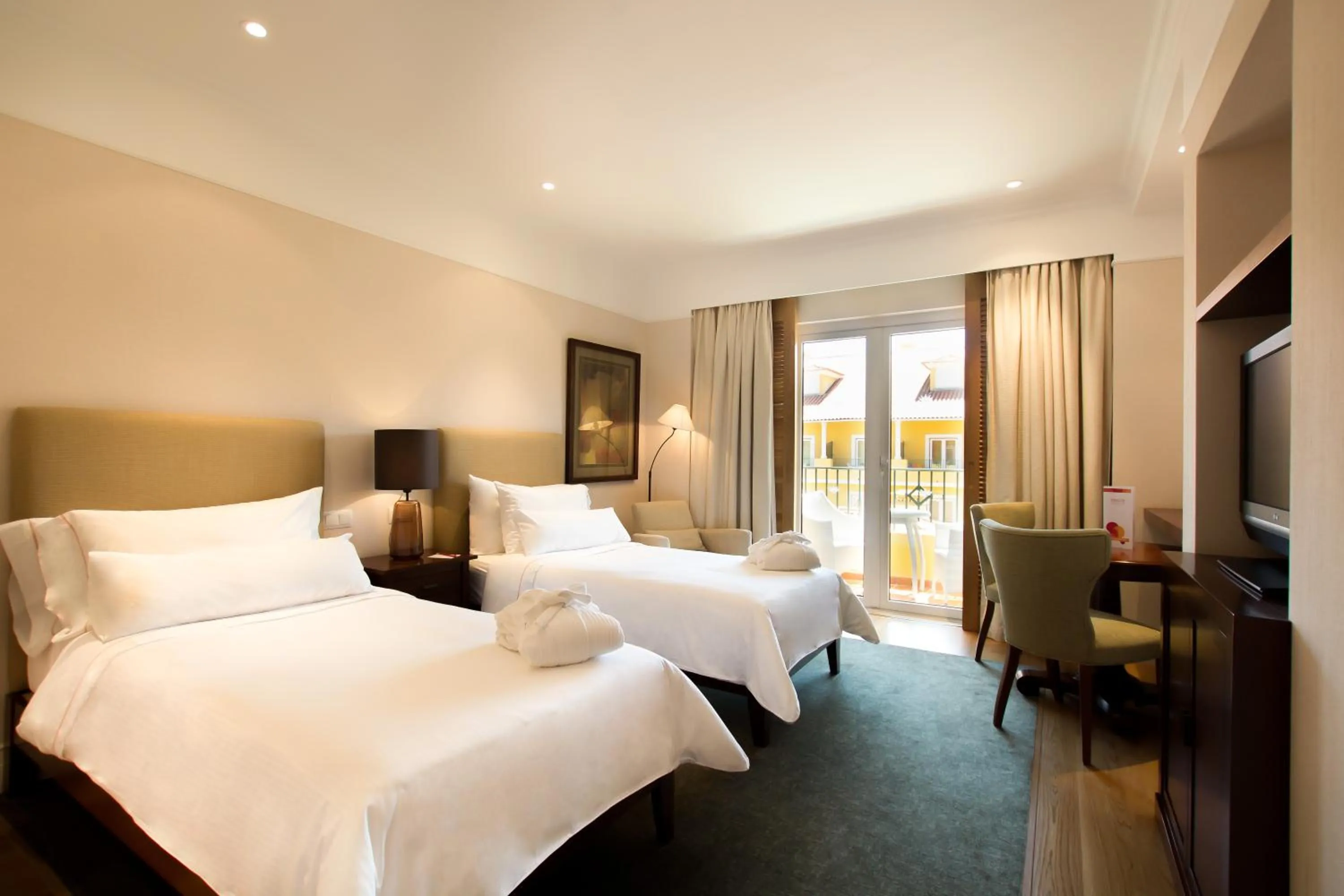 Bed in Dolce CampoReal Lisboa