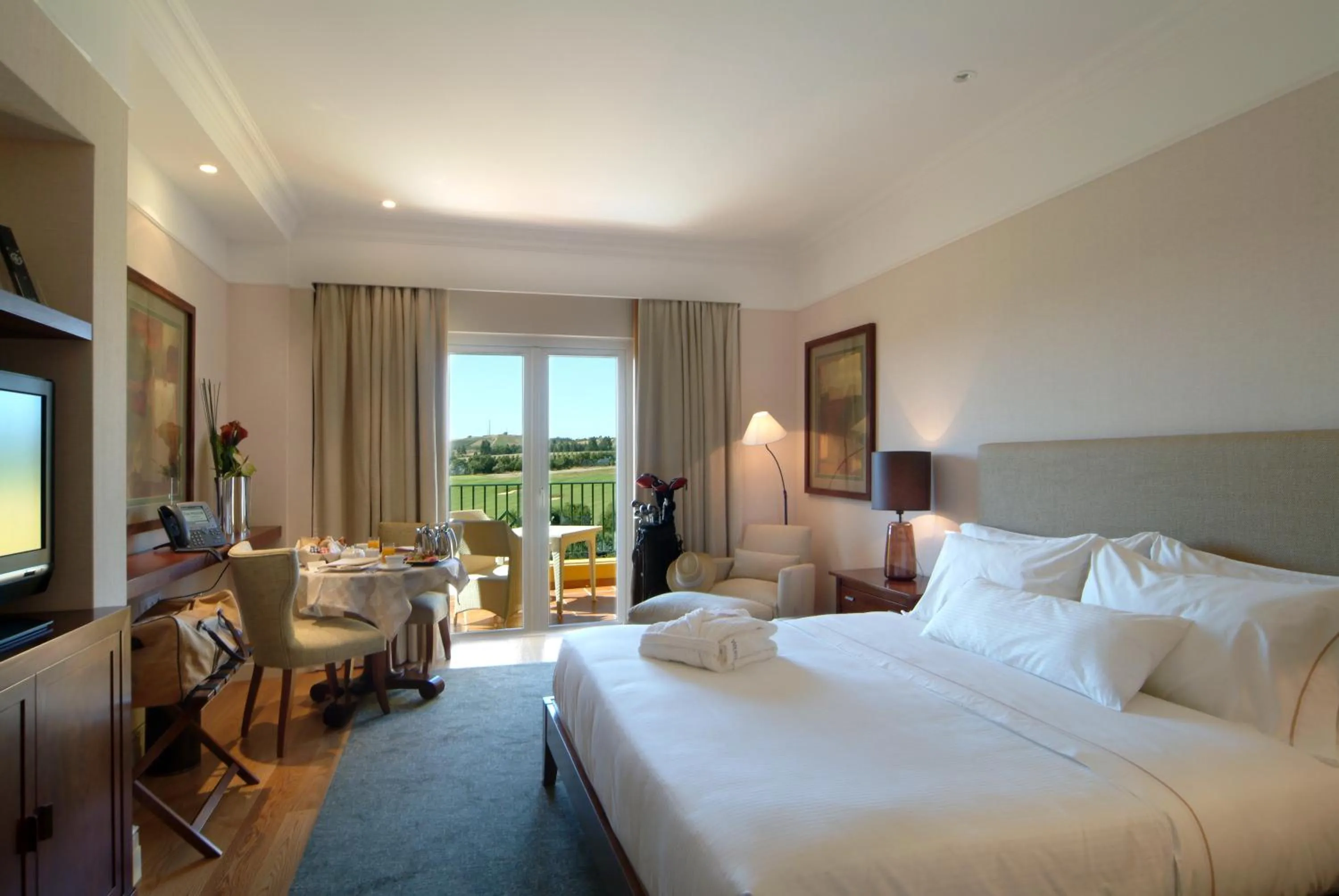 Bed in Dolce CampoReal Lisboa