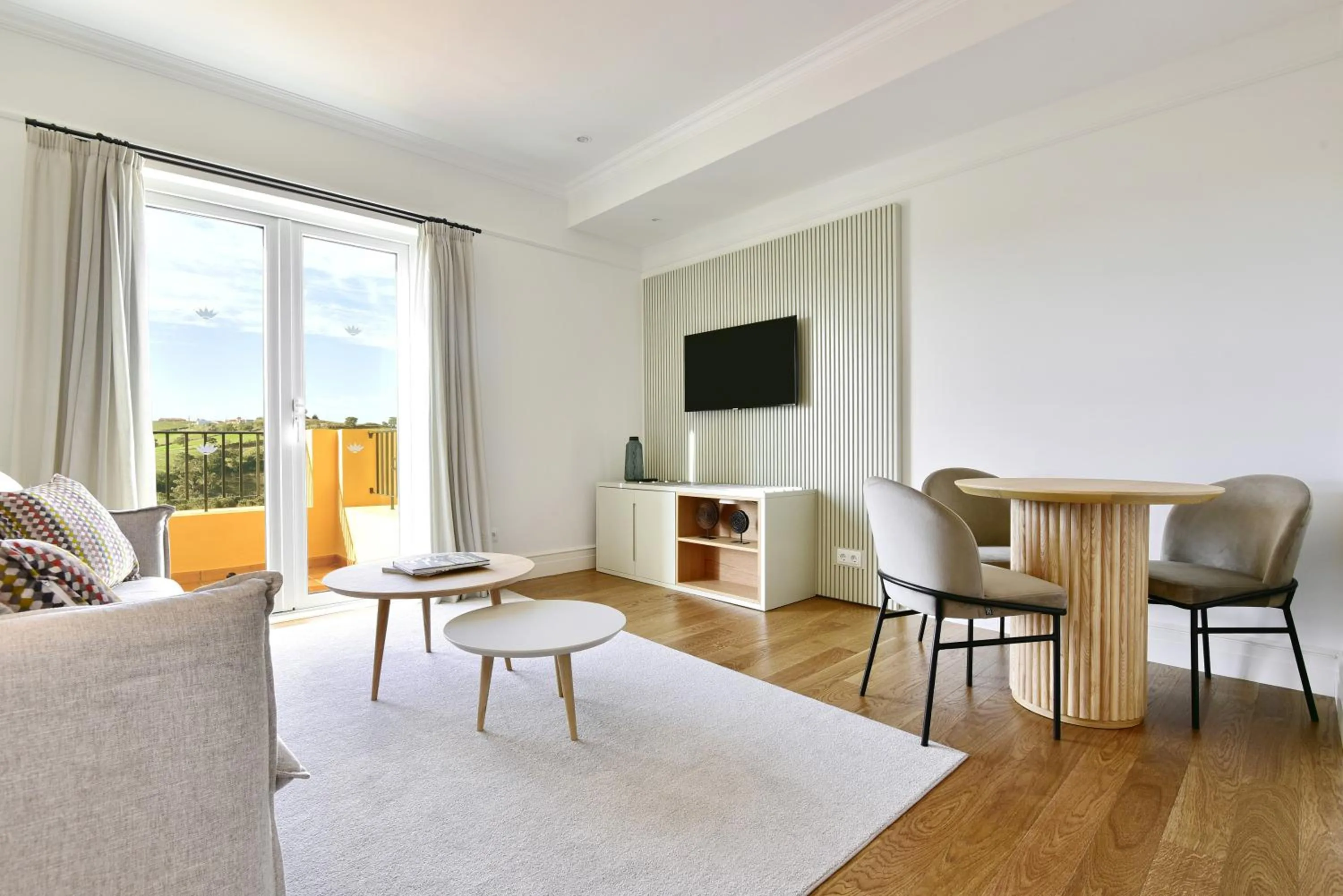 Living room in Dolce CampoReal Lisboa