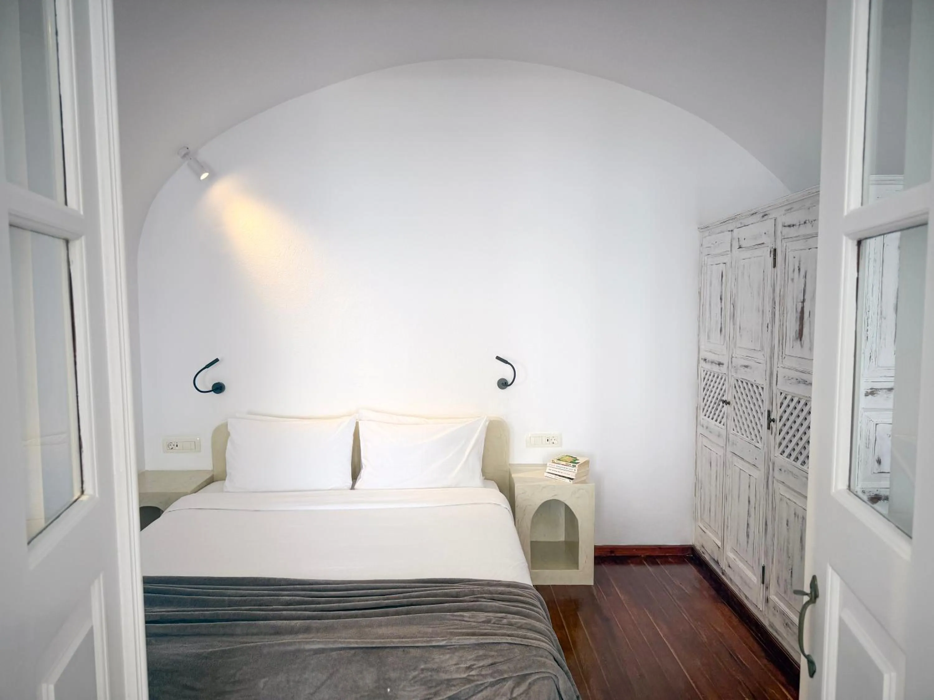 Bed in White Pearl Villas