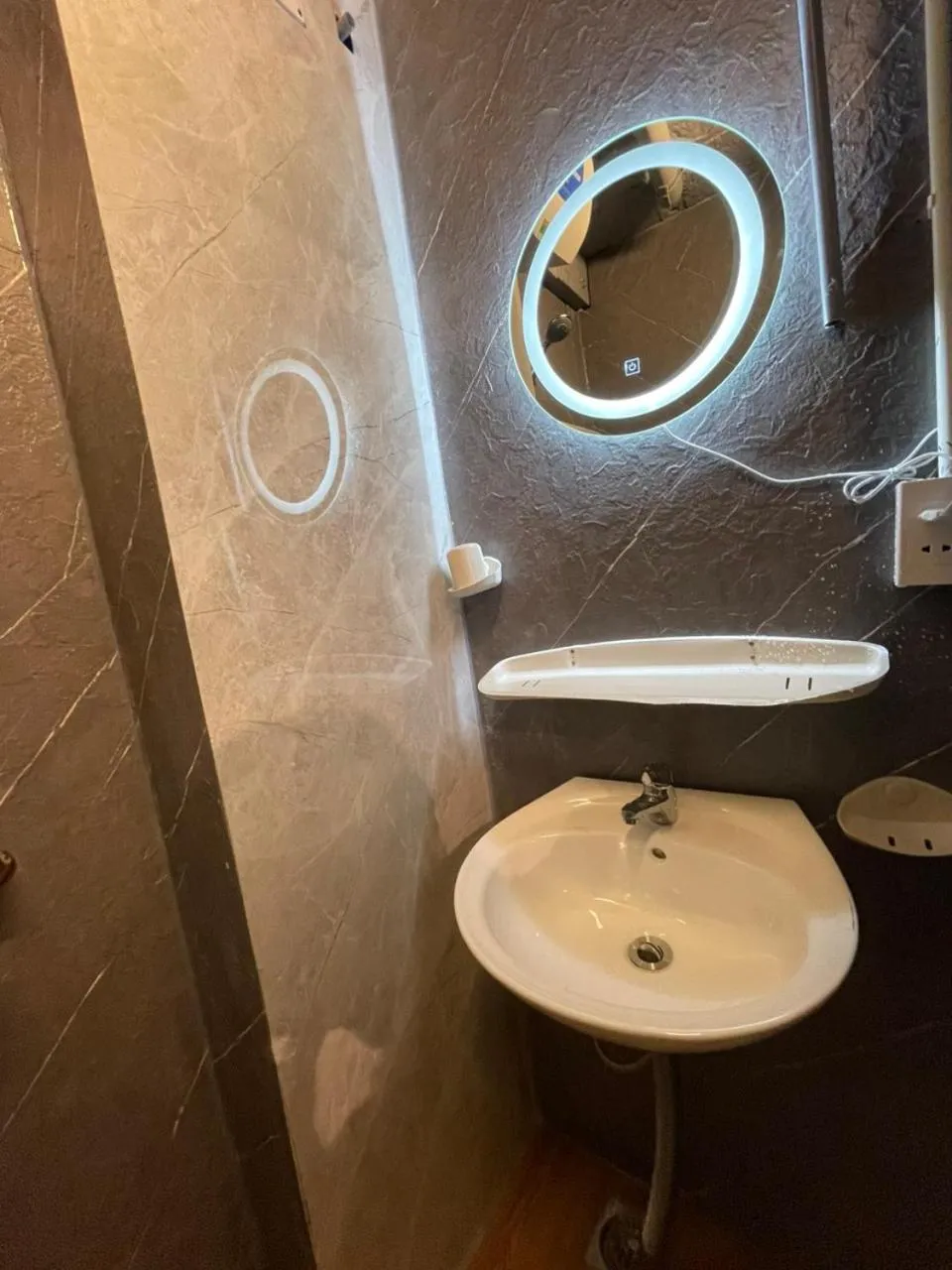 Ubuntu Hostel and Tour