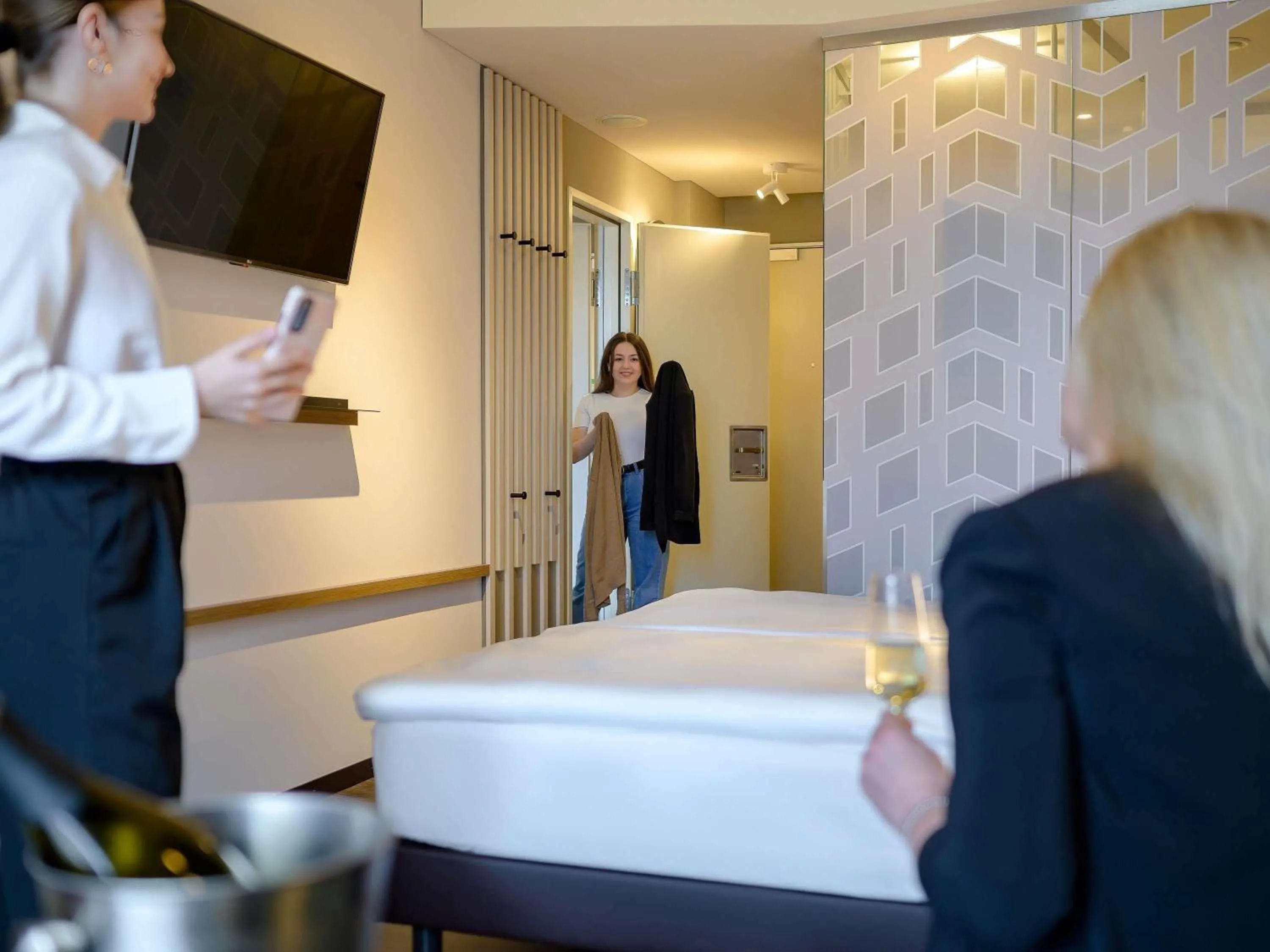 Bedroom in Mercure Zürich City