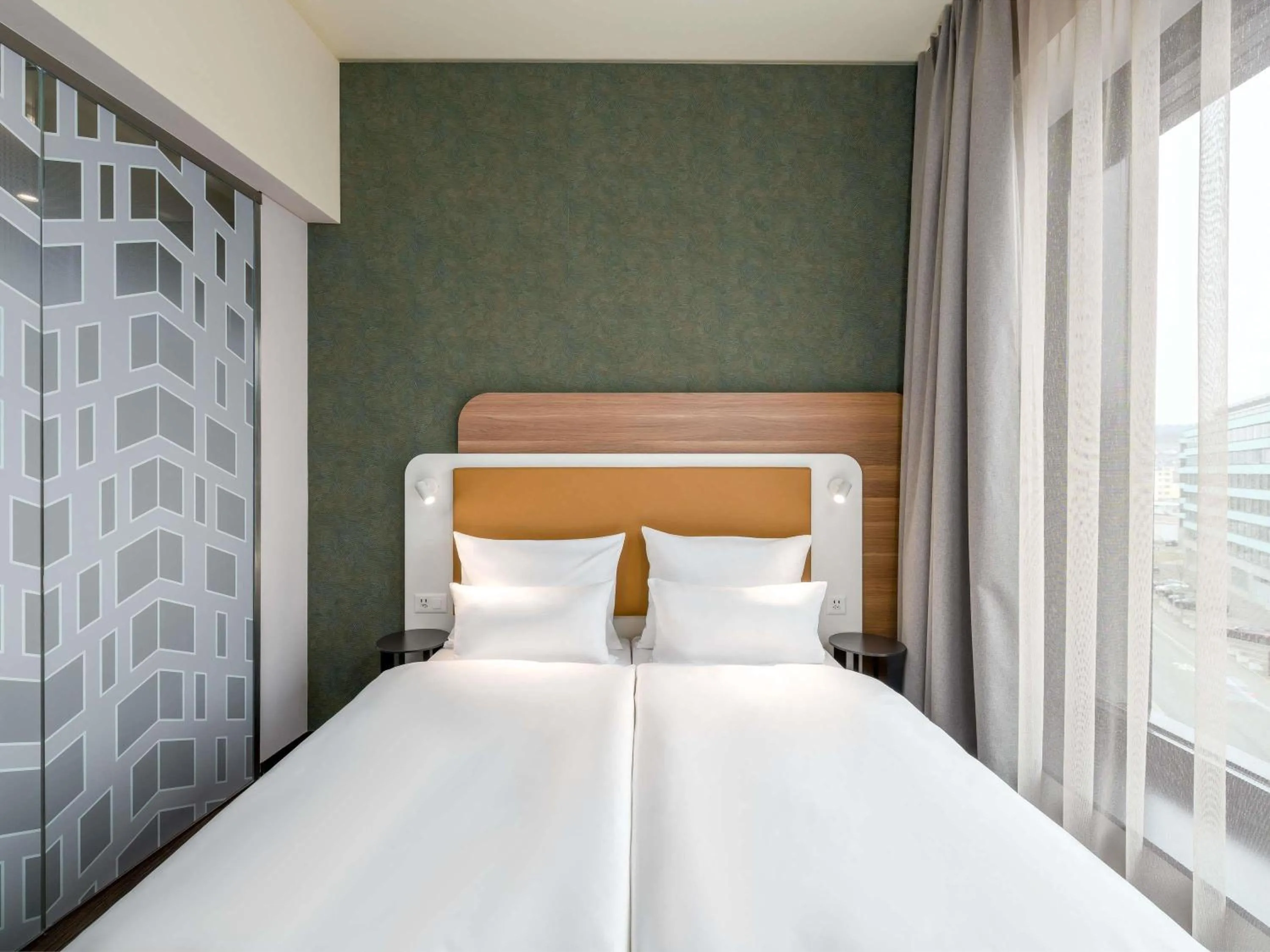 Bedroom, Bed in Mercure Zürich City