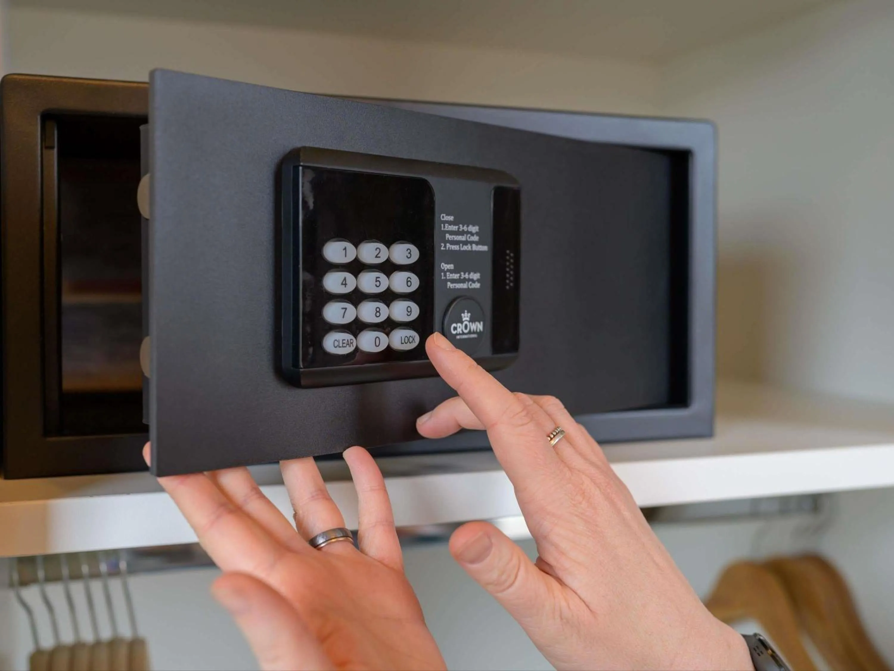 Bedroom in Mercure Zürich City