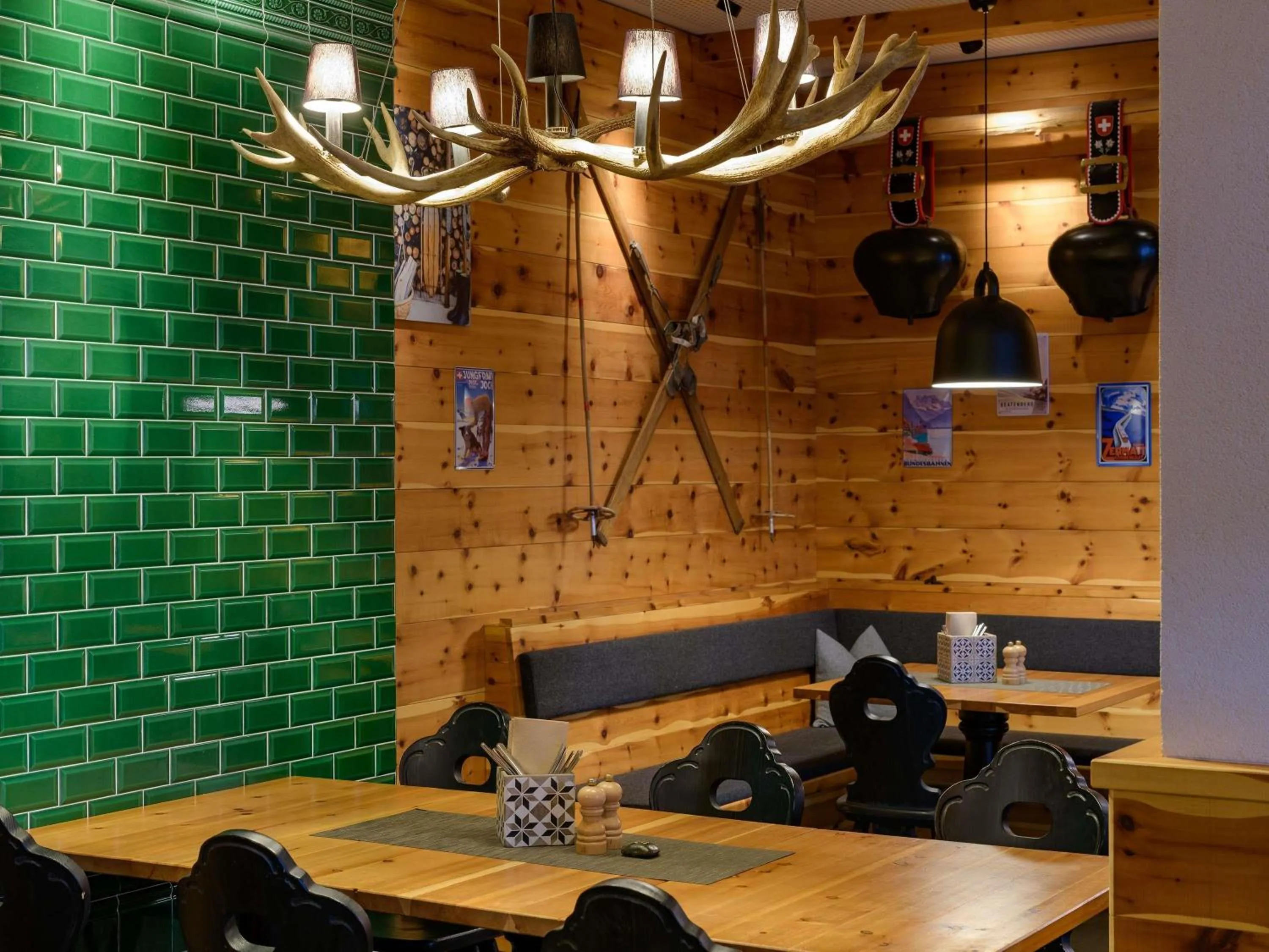 Restaurant/places to eat in Mercure Zürich City