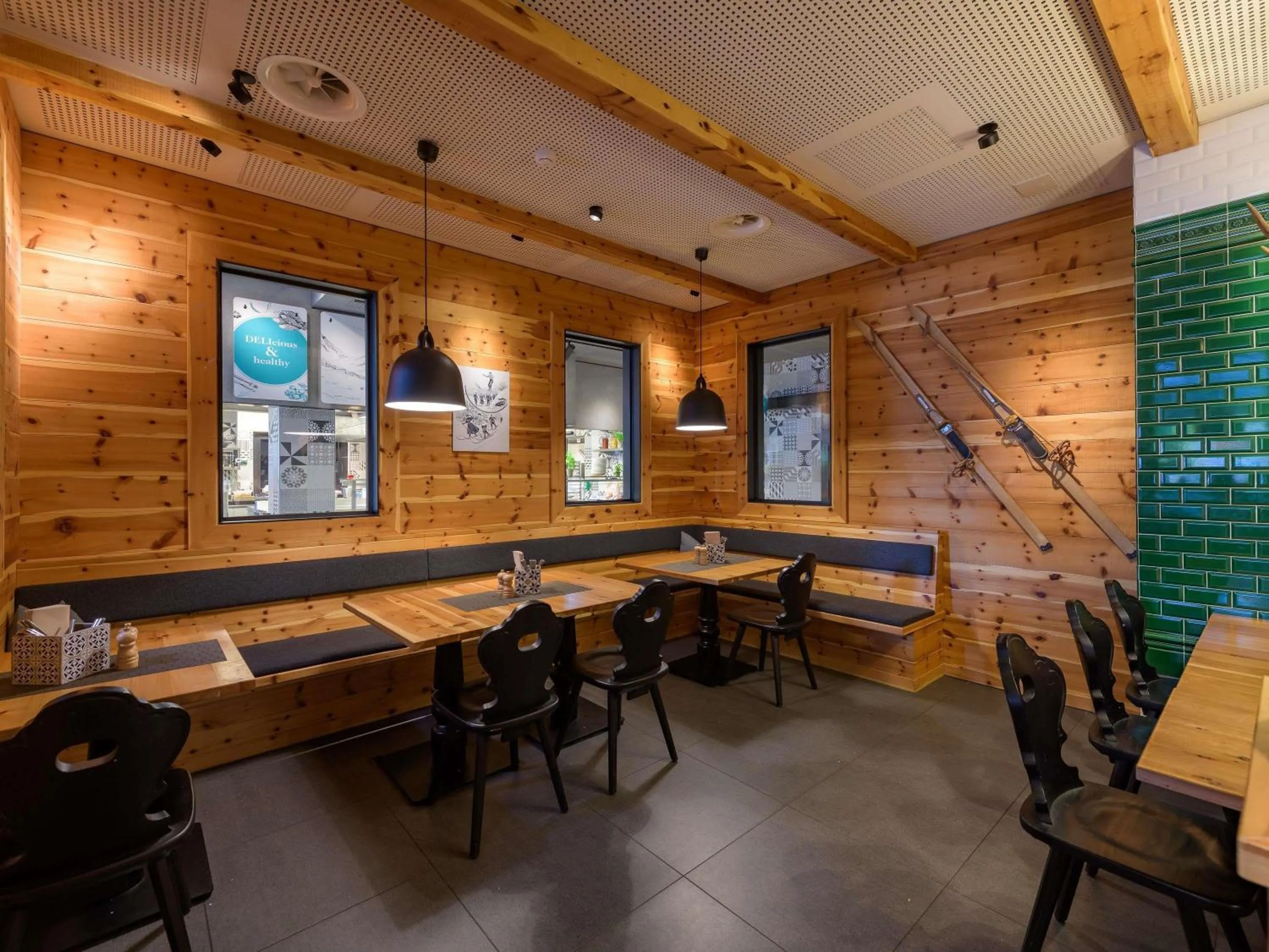 Restaurant/places to eat in Mercure Zürich City