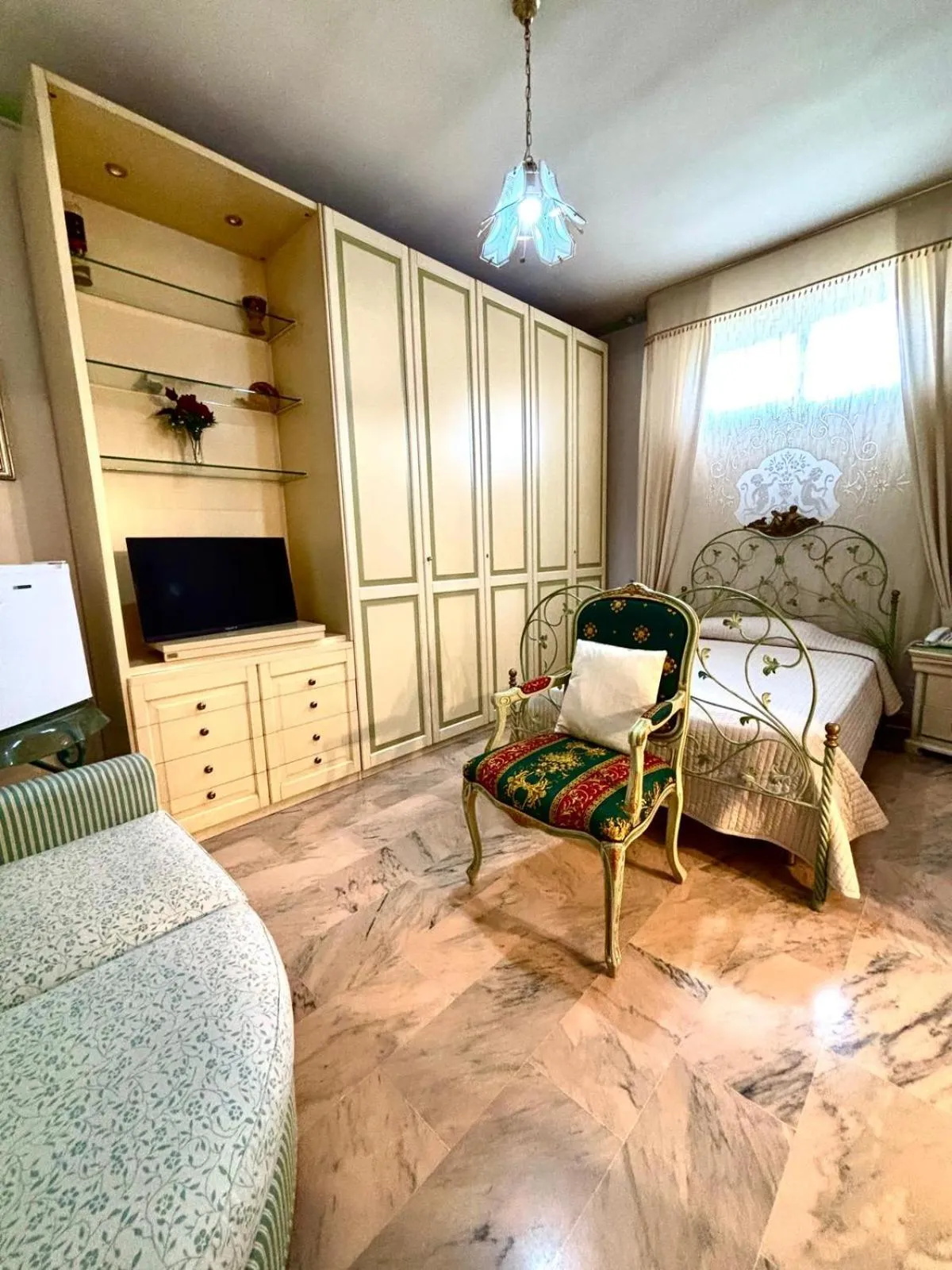 Photo of the whole room in Hotel Imperiale