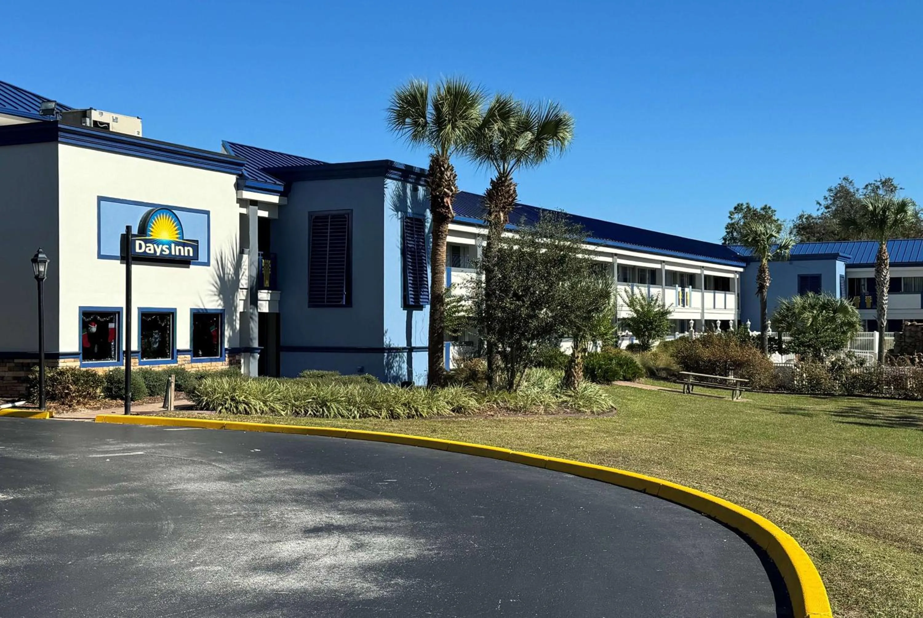 Property building in Days Inn by Wyndham Brooksville