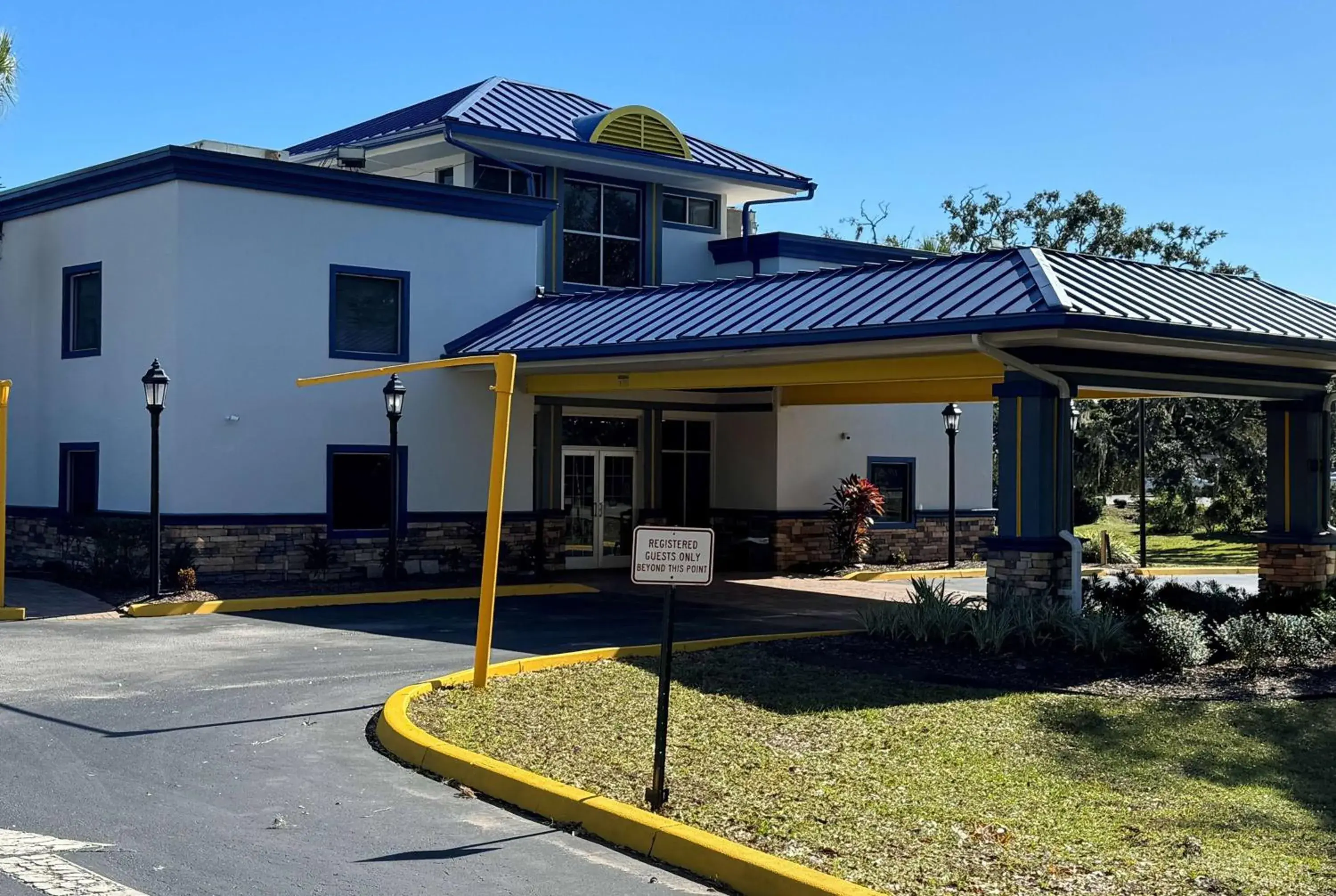 Property building in Days Inn by Wyndham Brooksville Property building in Days Inn by Wyndham Brooksville