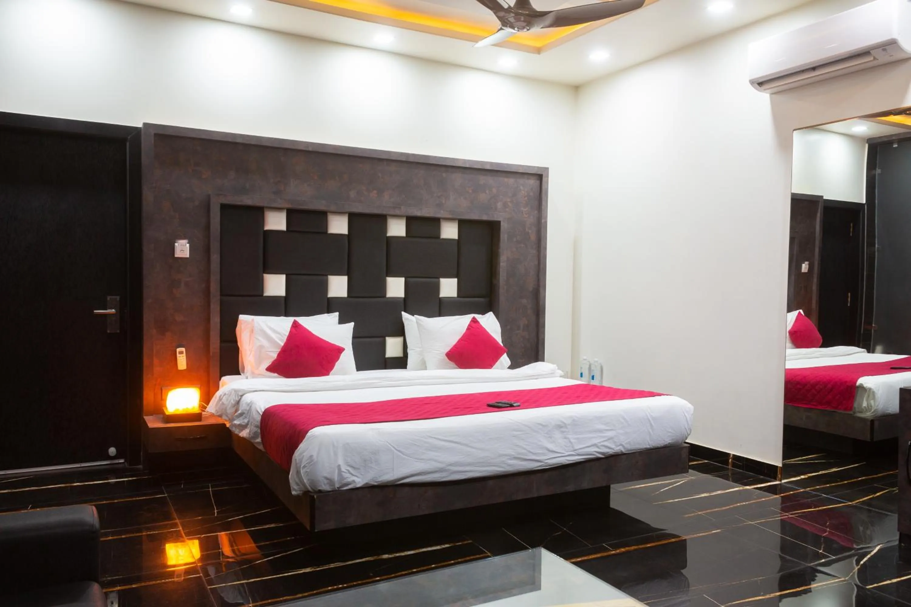 Bedroom, Bed in Hotel Pushkar City Inn