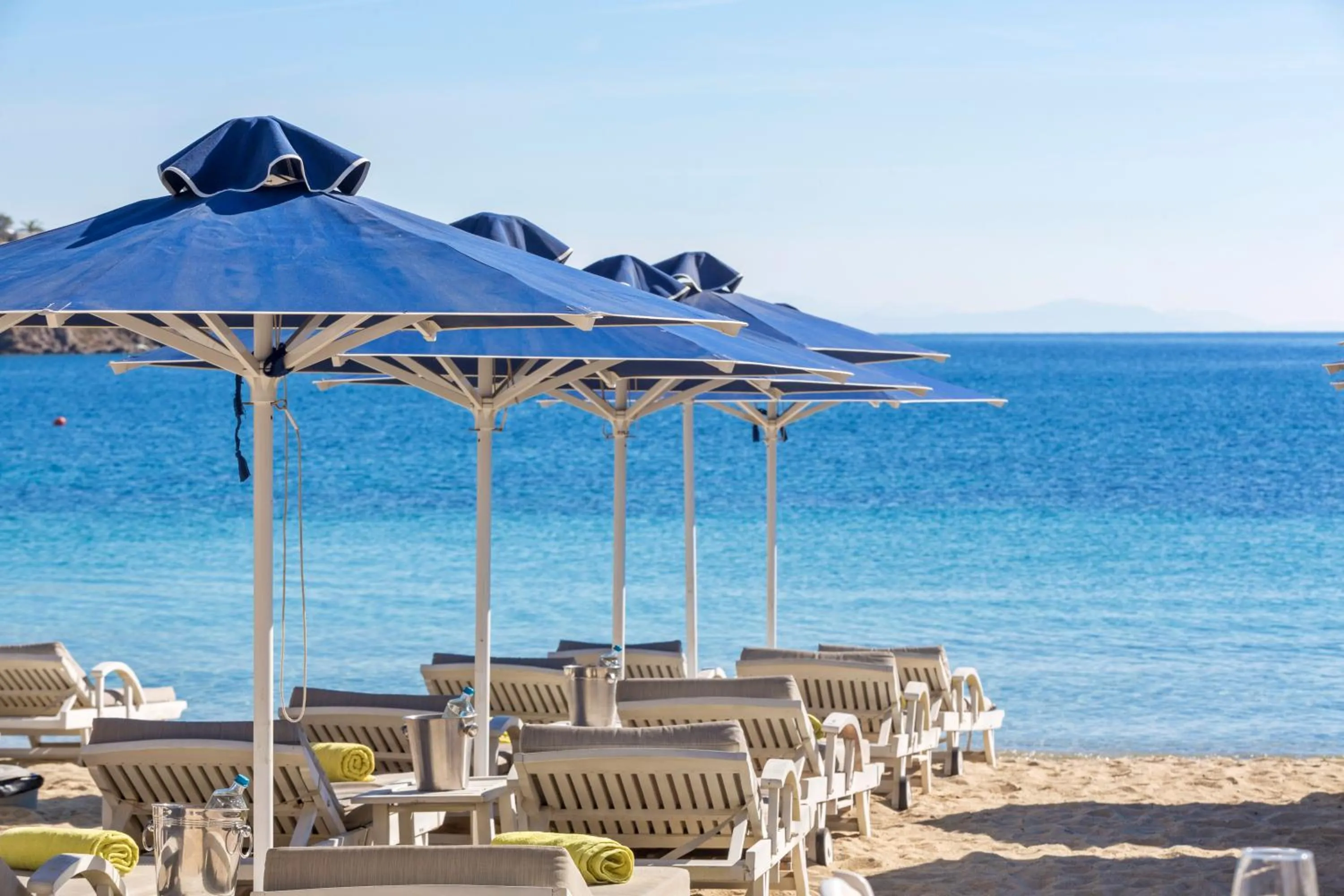 Kostantis Summer Villas and Suites