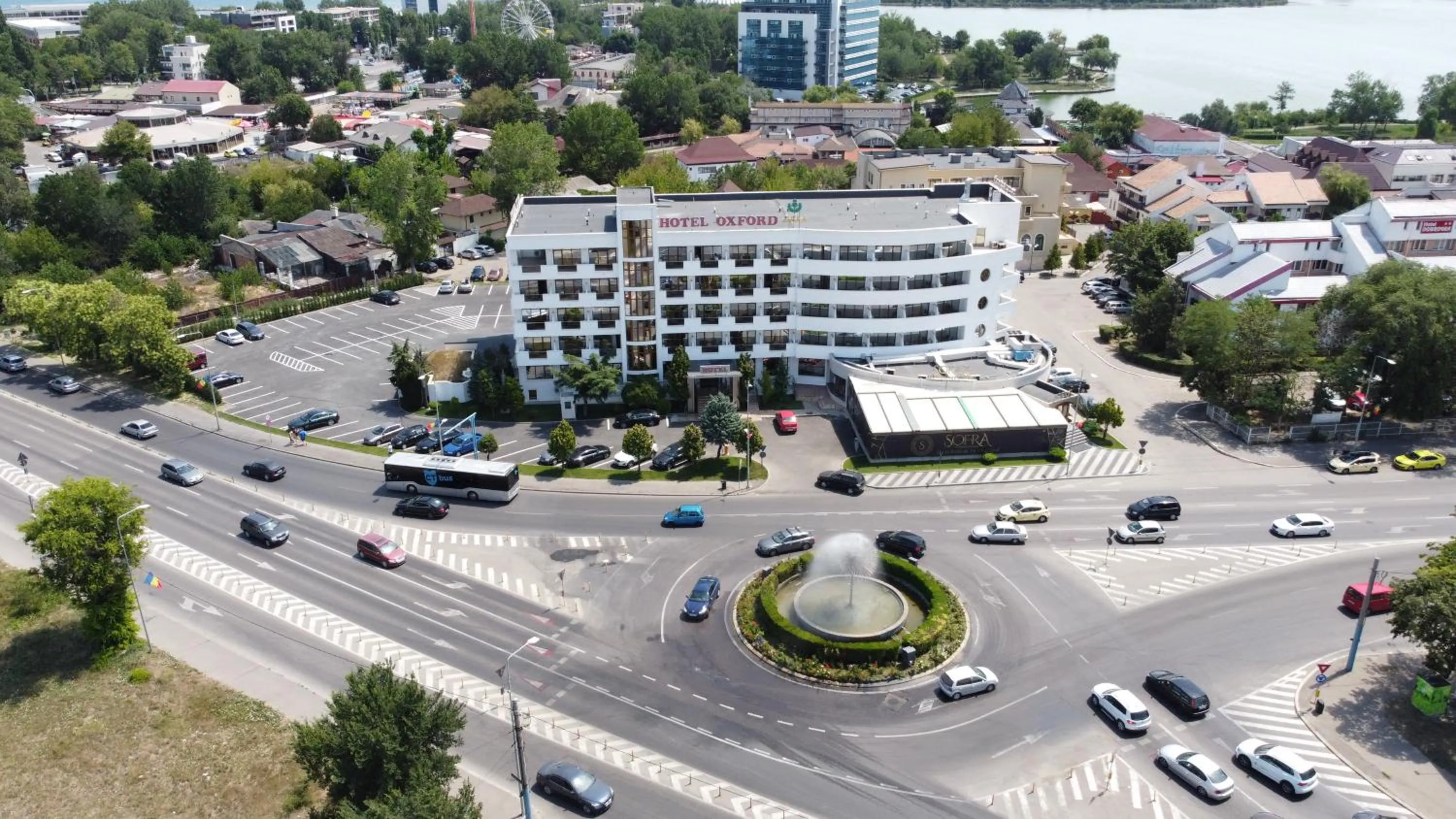 Property building in Hotel Oxford