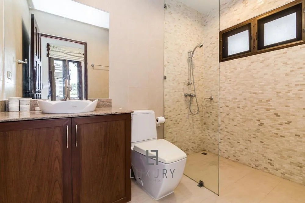 4 Bedroom Private Bali Style Villa HH6