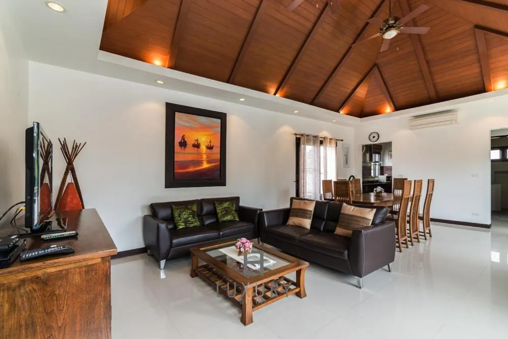 4 Bedroom Private Bali Style Villa HH6