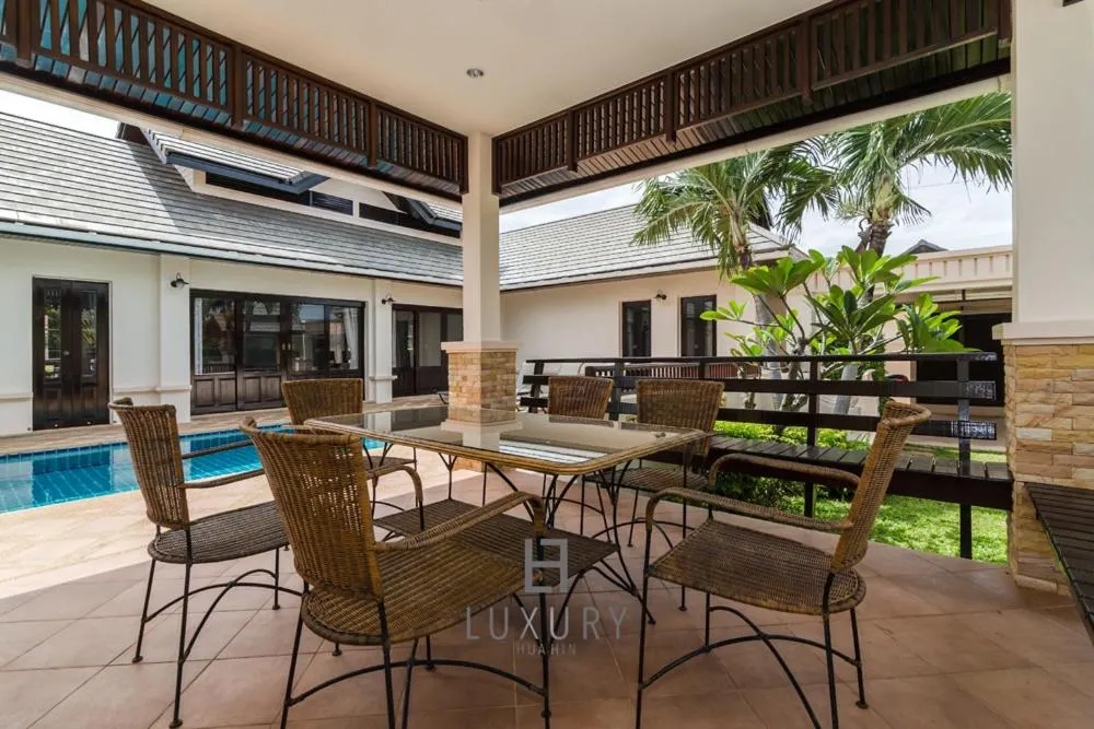 4 Bedroom Private Bali Style Villa HH6