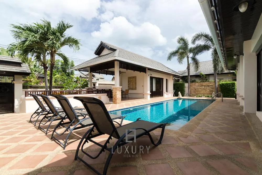 4 Bedroom Private Bali Style Villa HH6