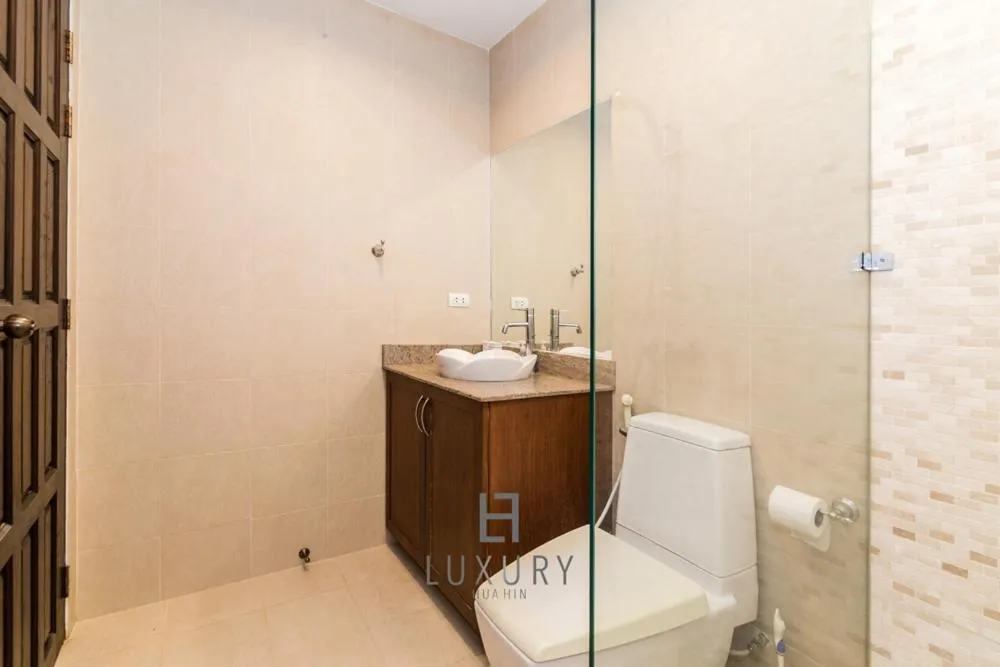 4 Bedroom Private Bali Style Villa HH6