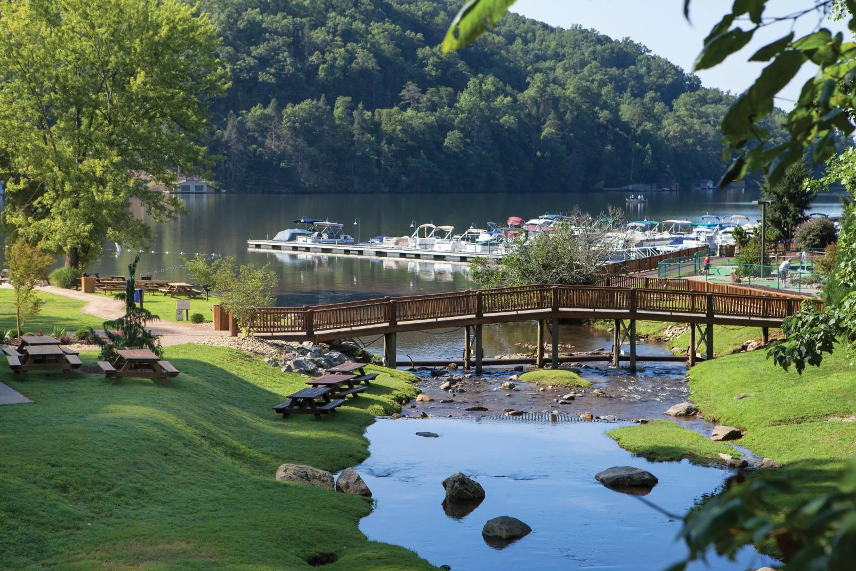 Lake view in Club Wyndham Resort at Fairfield Mountains